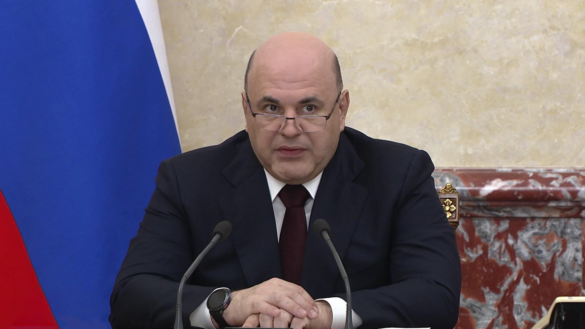 В правительстве говорили о продлении налоговых льгот и выплатах медикам