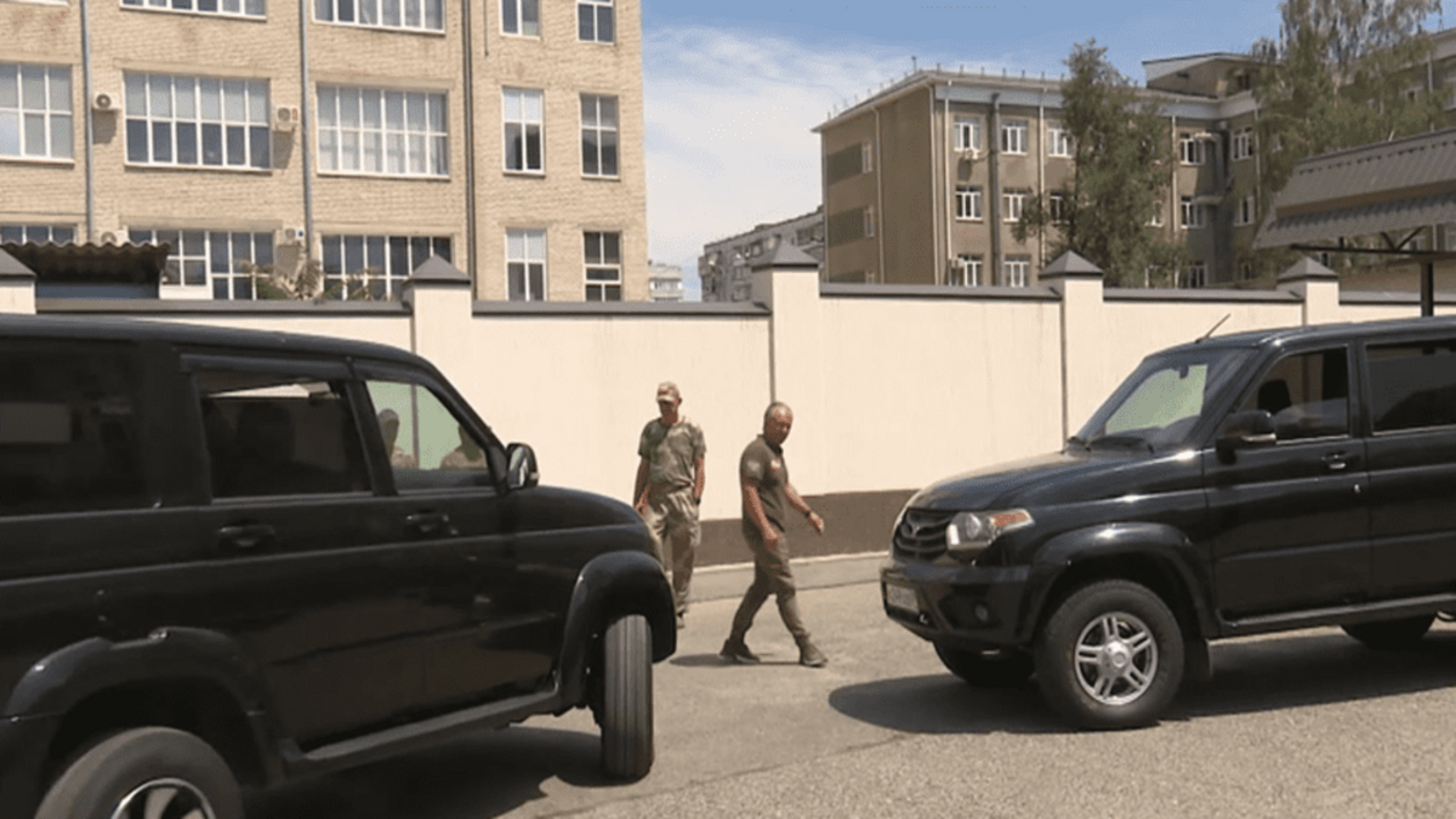 Из Черкесска в зону СВО отправились два автомобиля повышенной проходимости
