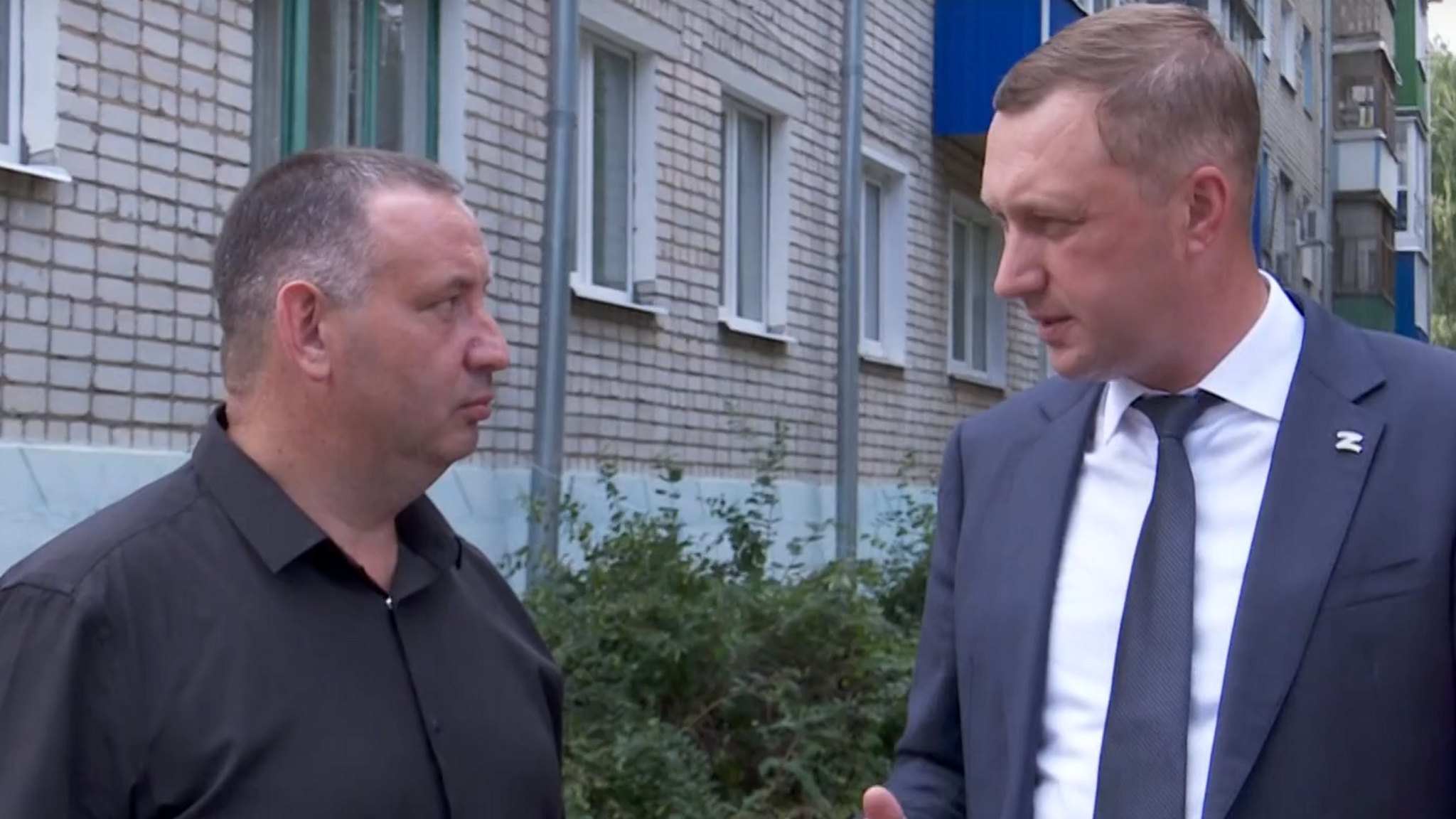 Во время поездки в Ртищевский район Роман Бусаргин ознакомился с ходом работ по ремонту тротуаров