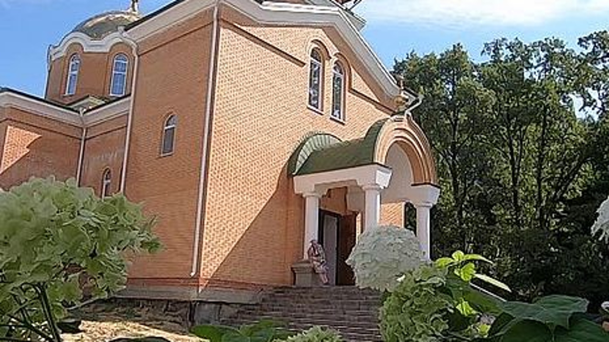 Под Орлом открыли храм в честь российских новомучеников и исповедников