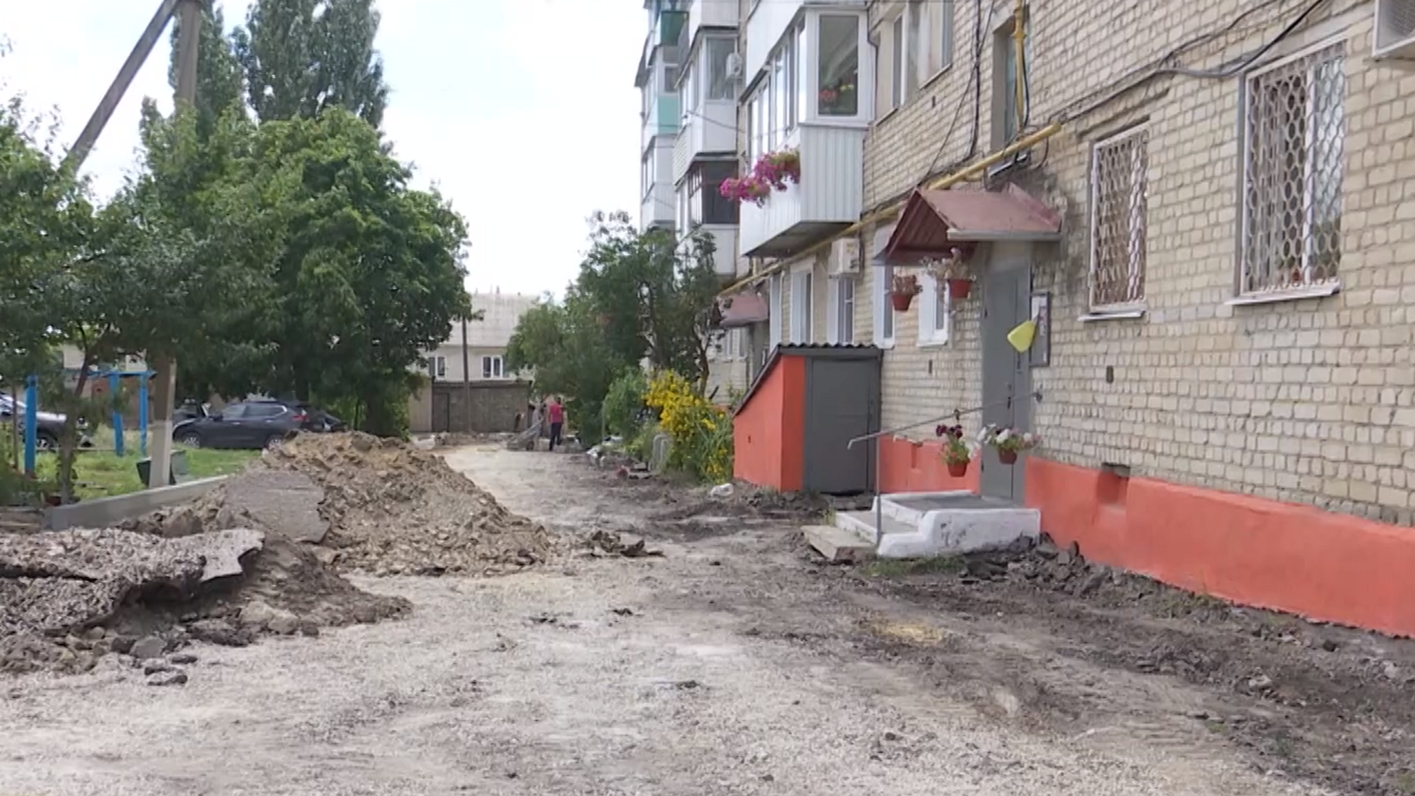 В регионе продолжается реализация программы по ремонту дворовых территорий, которая была инициирована Романом Бусаргиным