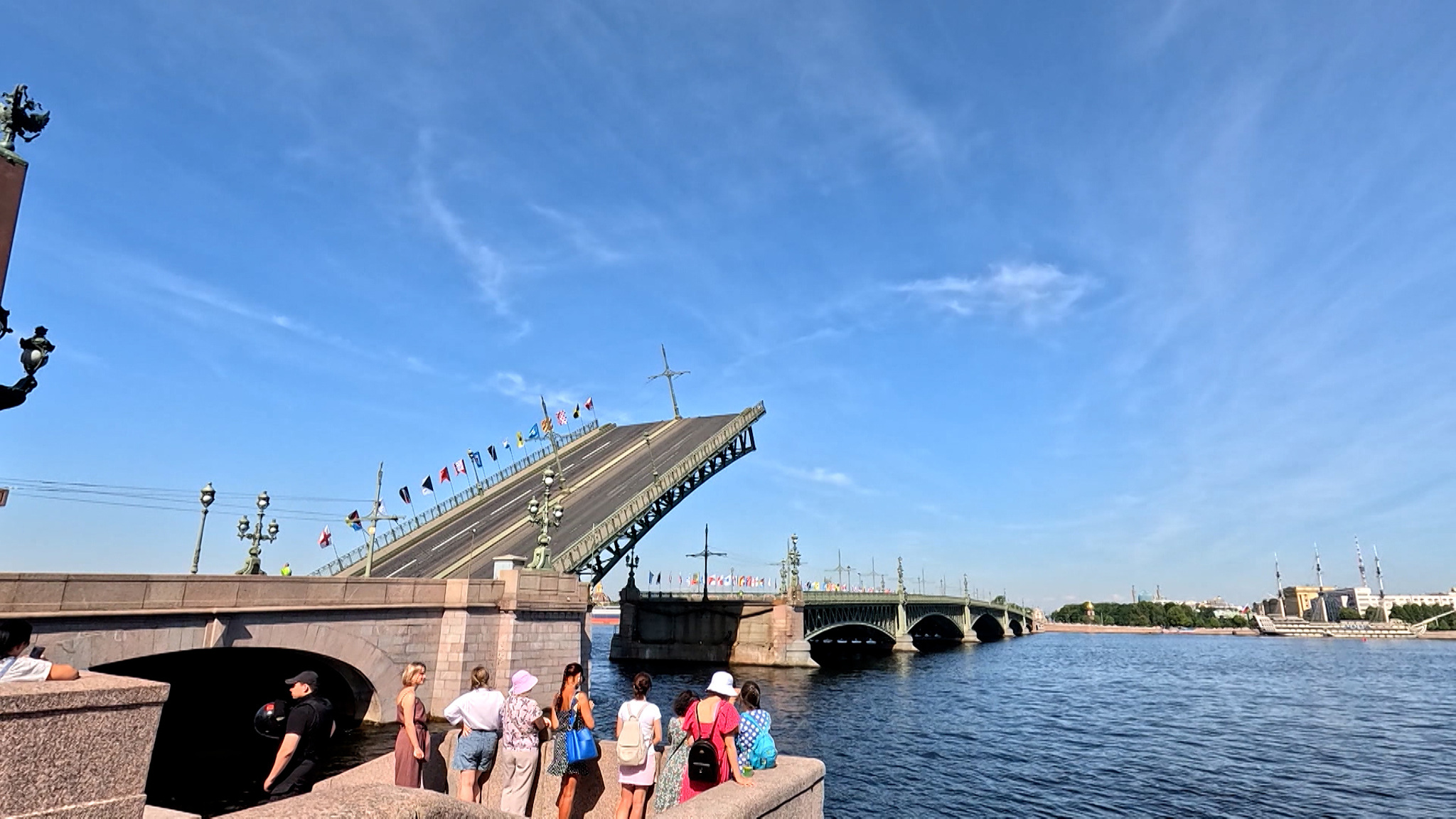 В Петербурге покажут симфонию огня и всю мощь российского флота