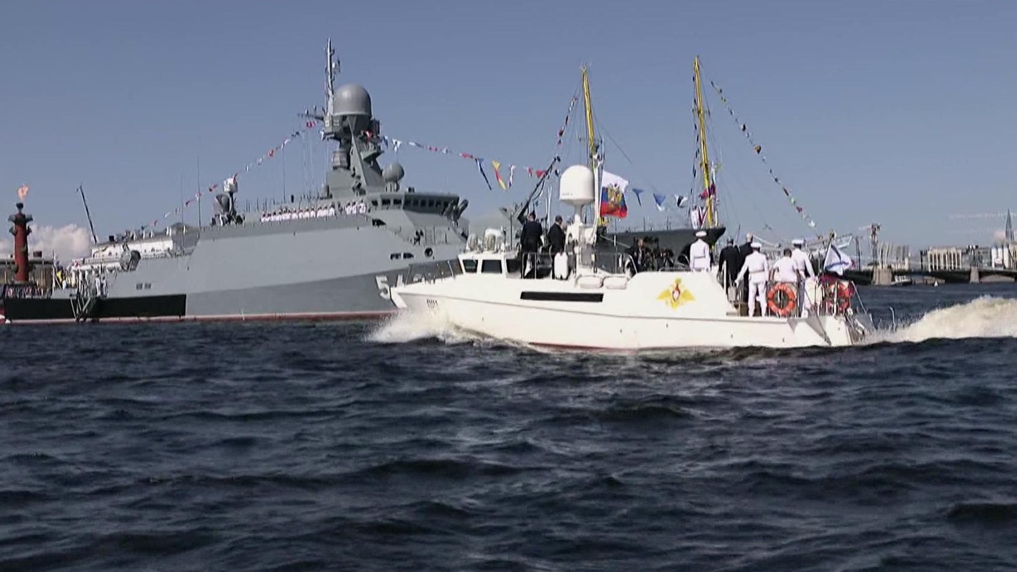 В День ВМФ в Петербурге прошел главный военно-морской парад
