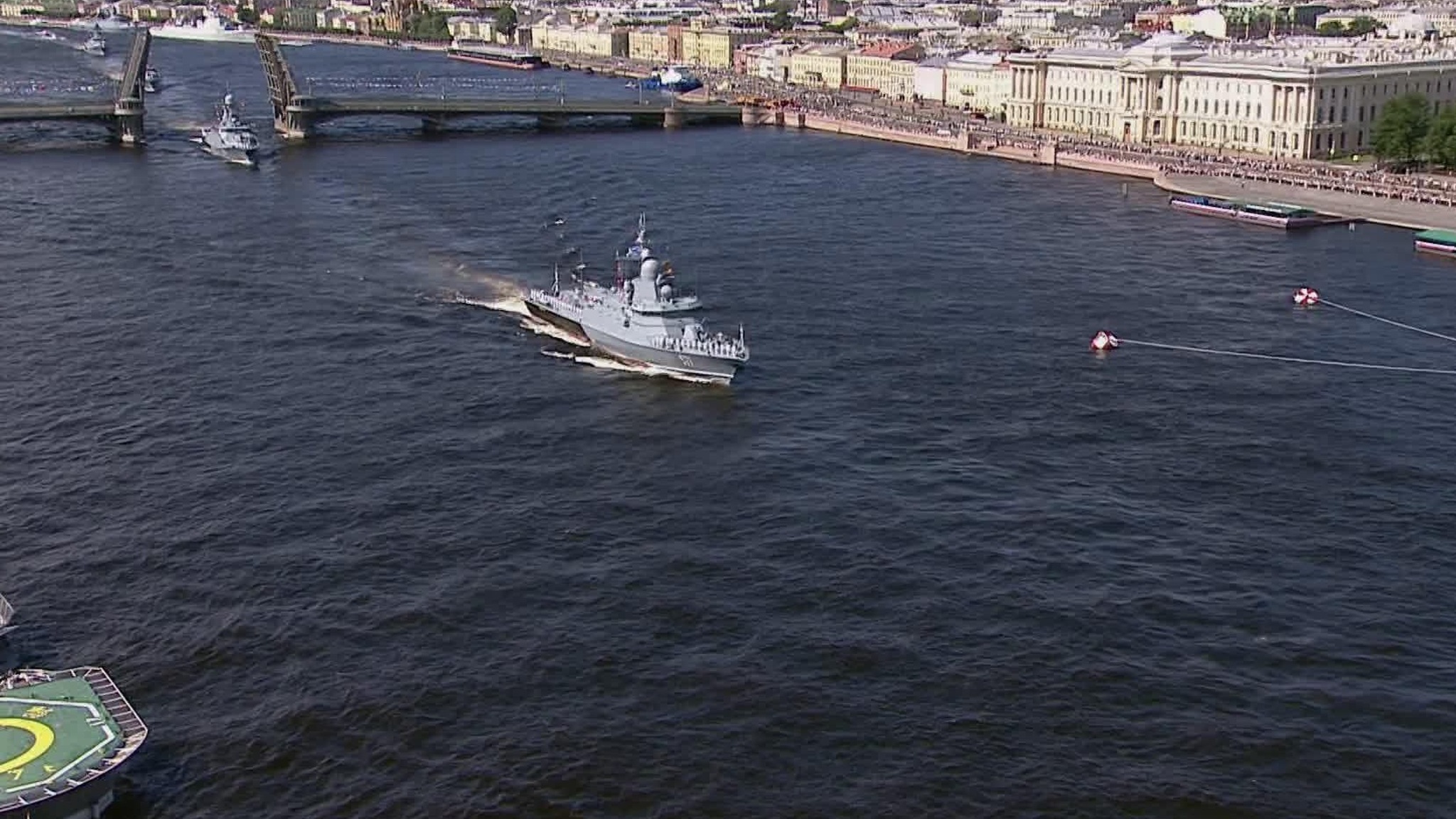 В День ВМФ в Петербурге прошел главный военно-морской парад