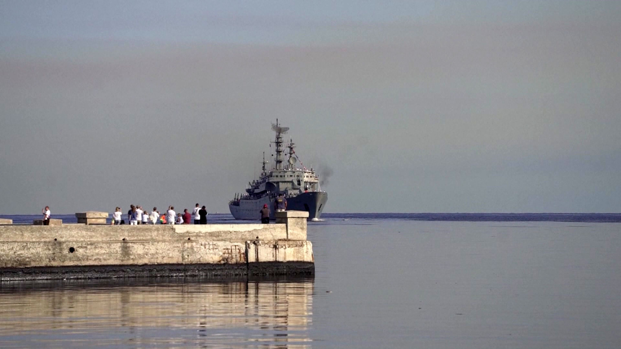 Российские военные корабли вызвали большой интерес у кубинцев