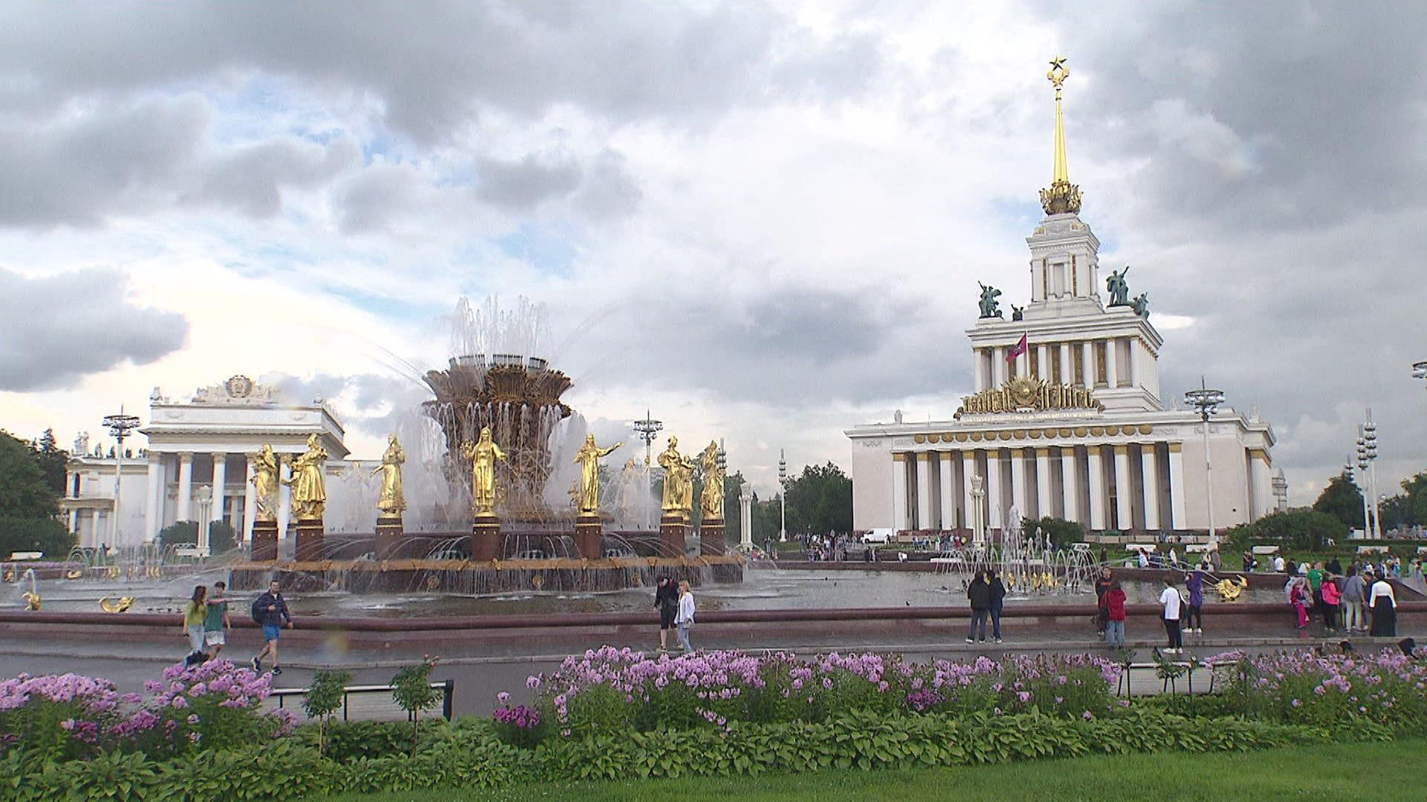 Выставке достижений народного хозяйства исполнилось 85 лет