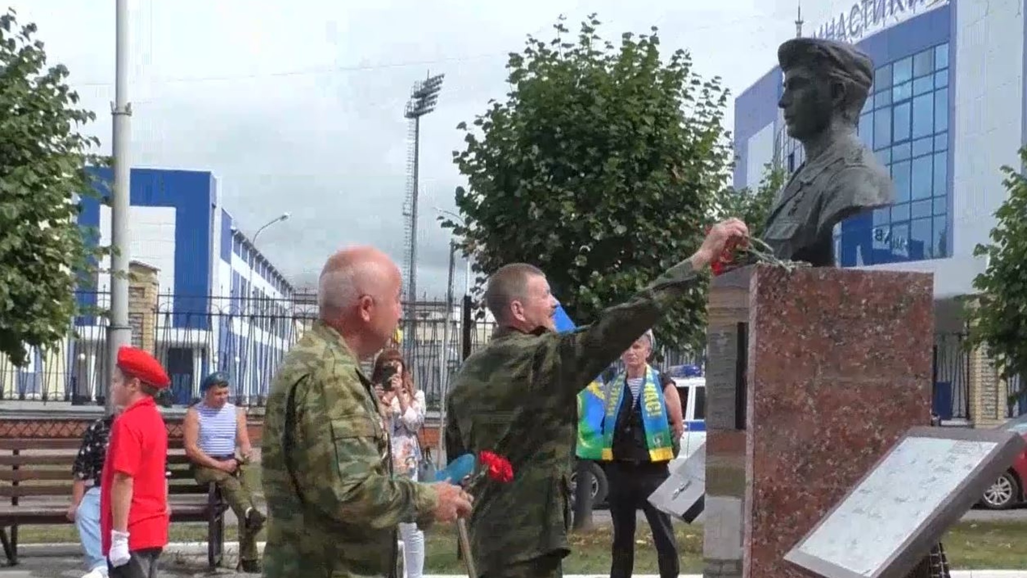 В День ВДВ в Йошкар-Оле почтили память погибших десантников