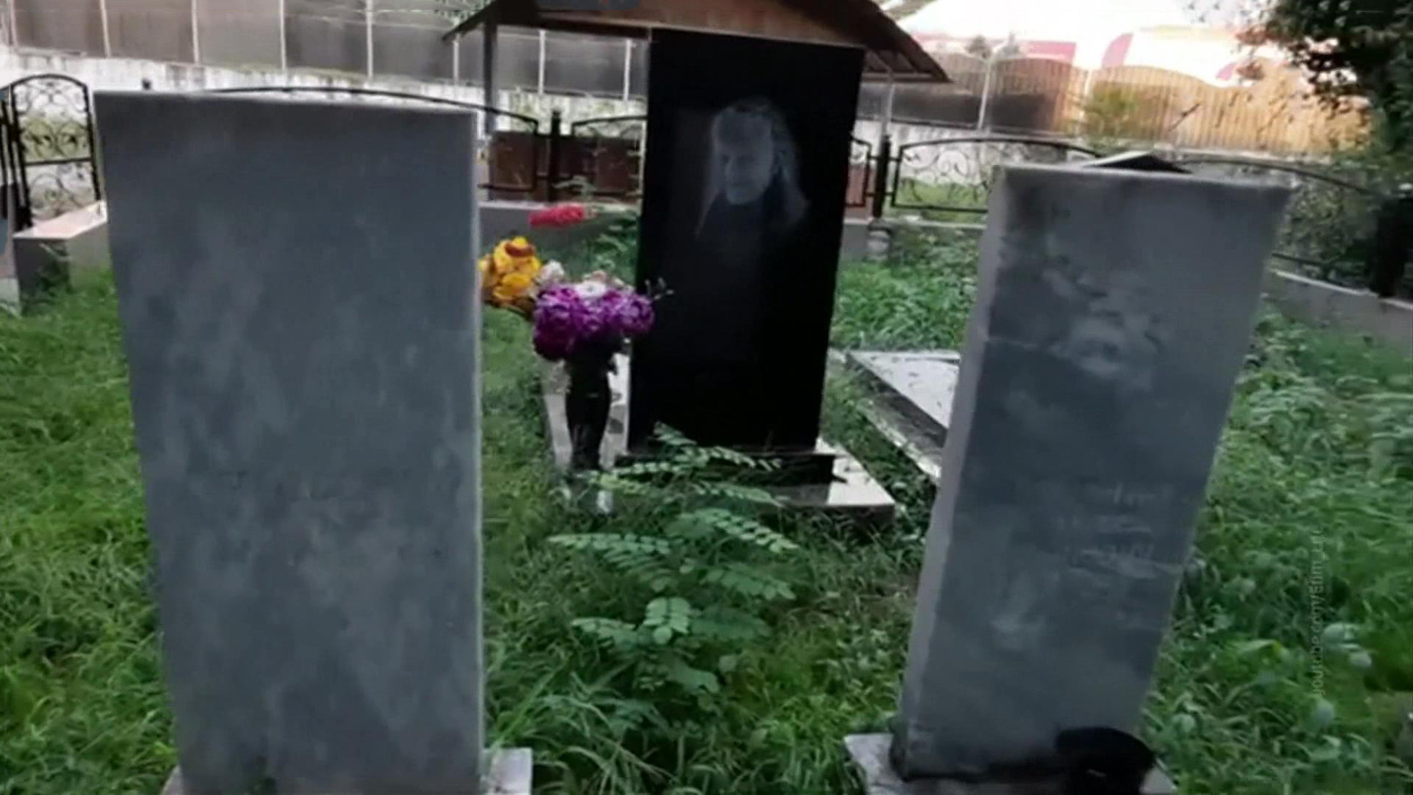 В Краснодарском крае арестовали торговавших местами на кладбищах экс-чиновников