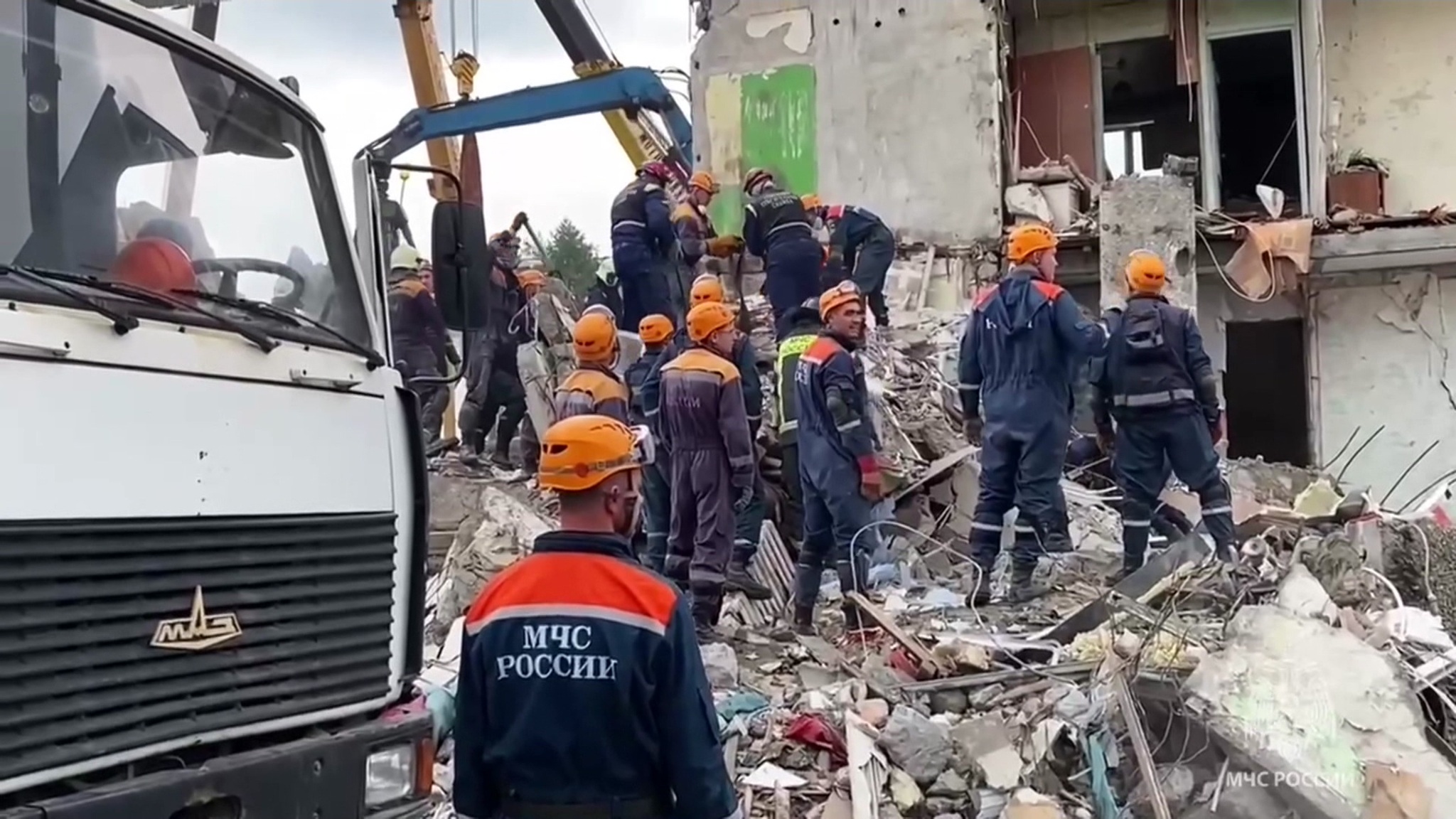 Число погибших при обрушении многоэтажки в Нижнем Тагиле растет