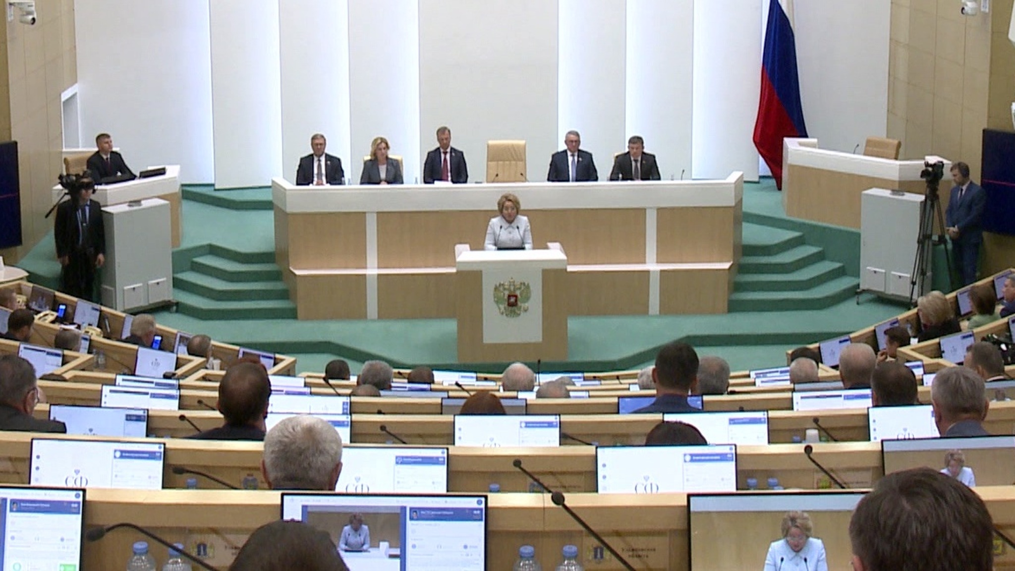 Совфед закрыл весеннюю сессию
