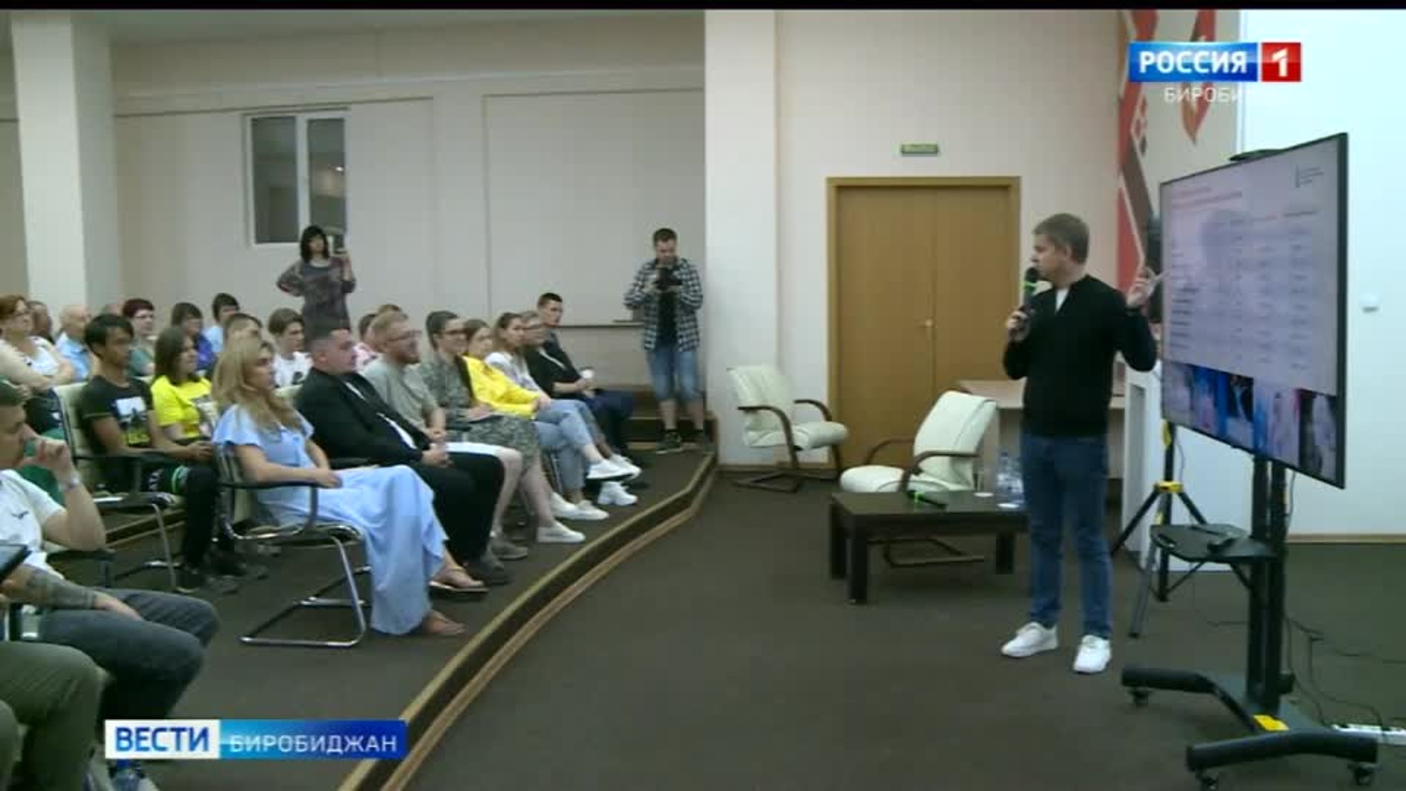Как выиграть президентский грант объяснили активным жителям автономии
