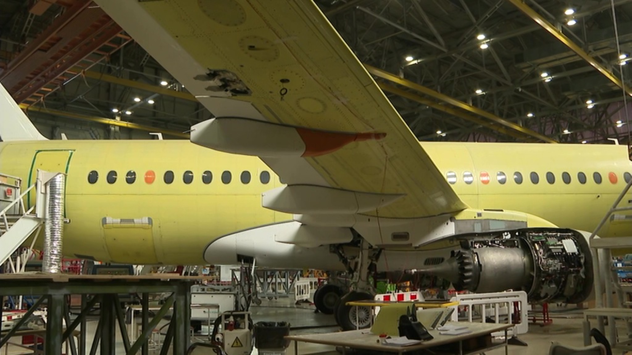 Технологии дополненной реальности помогают создавать самолеты Superjet
