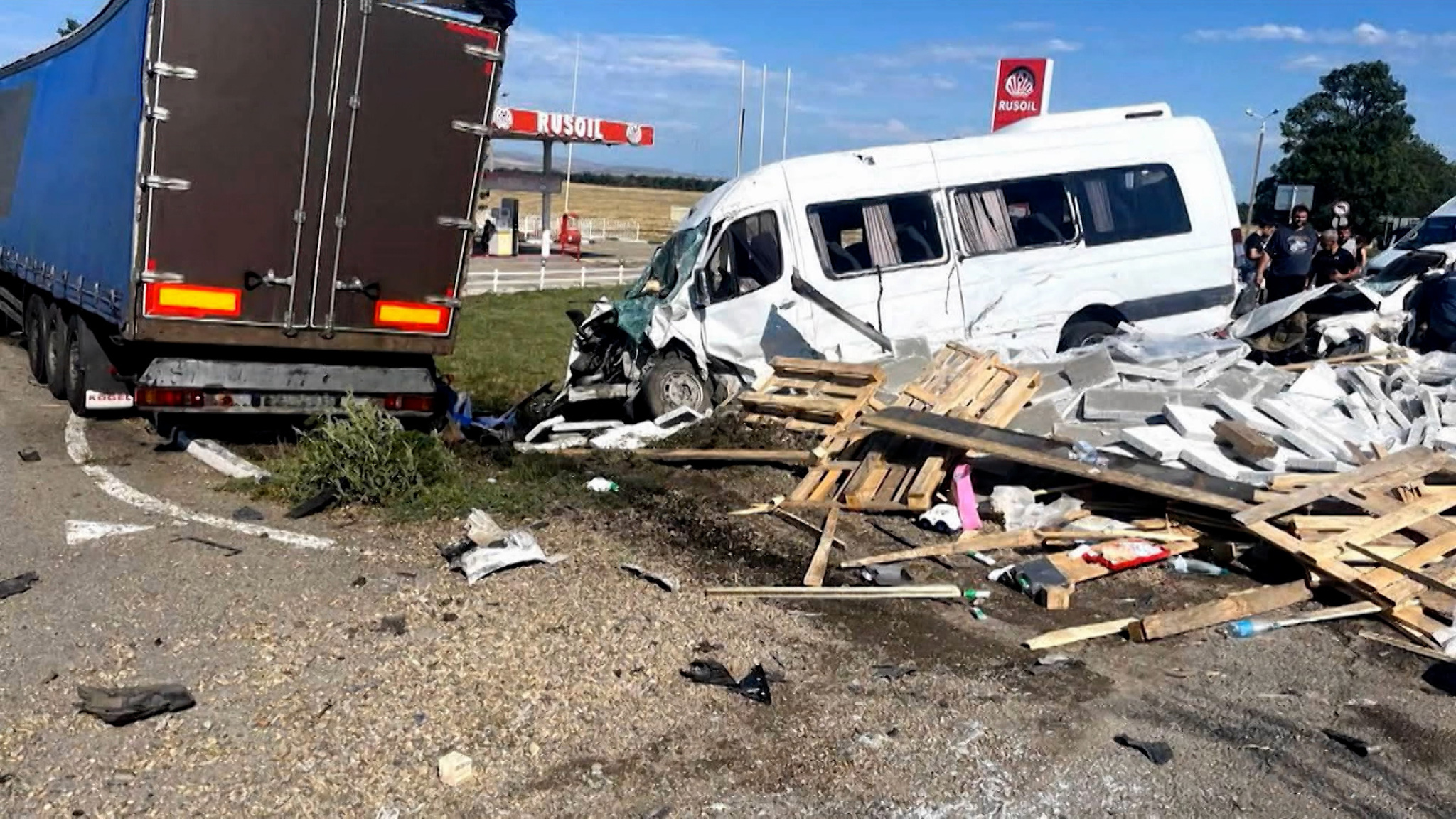 В ДТП в Армавире погибли предполагаемый виновник и ребенок