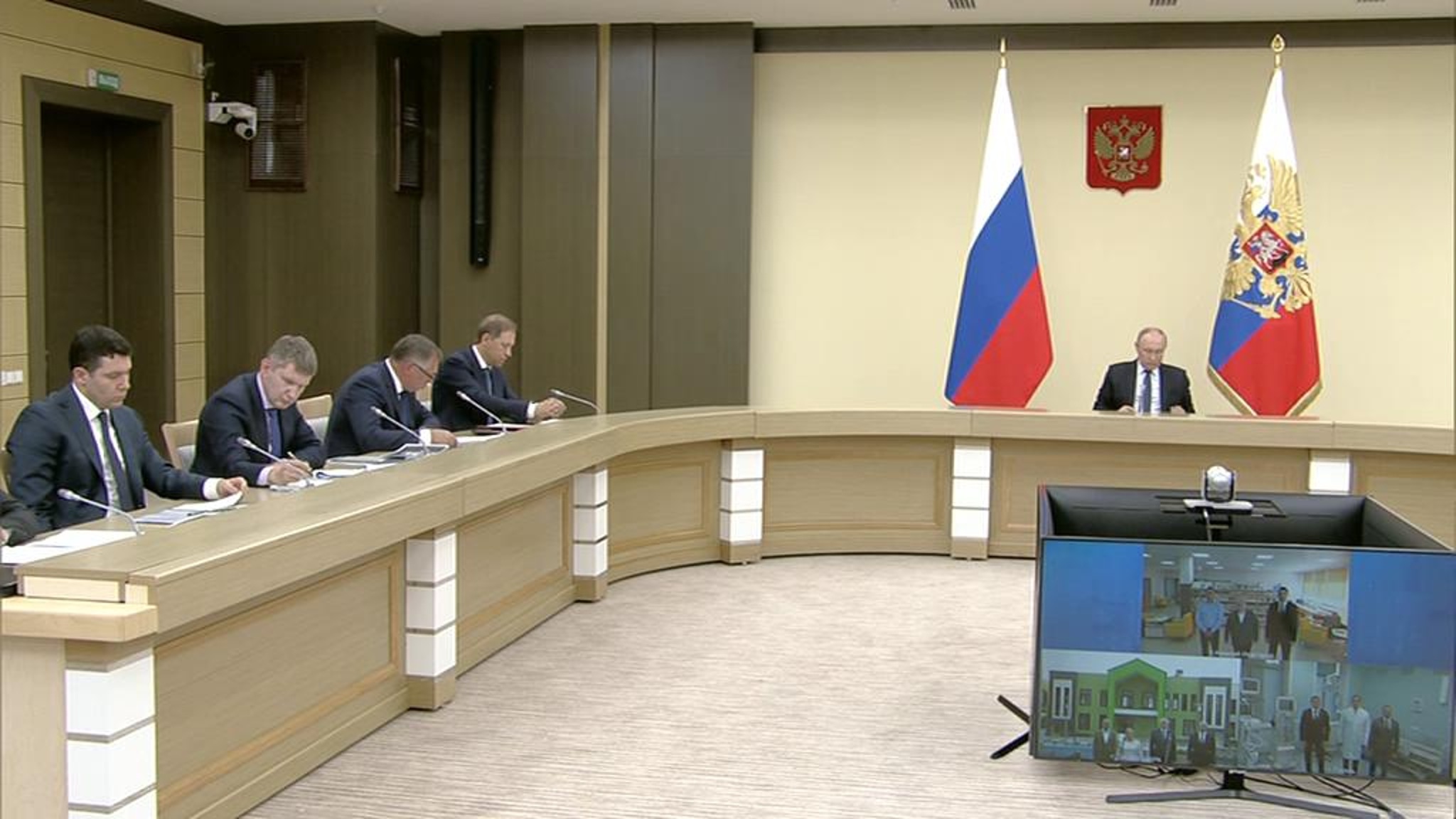 Путин отметил подъем строительной отрасли