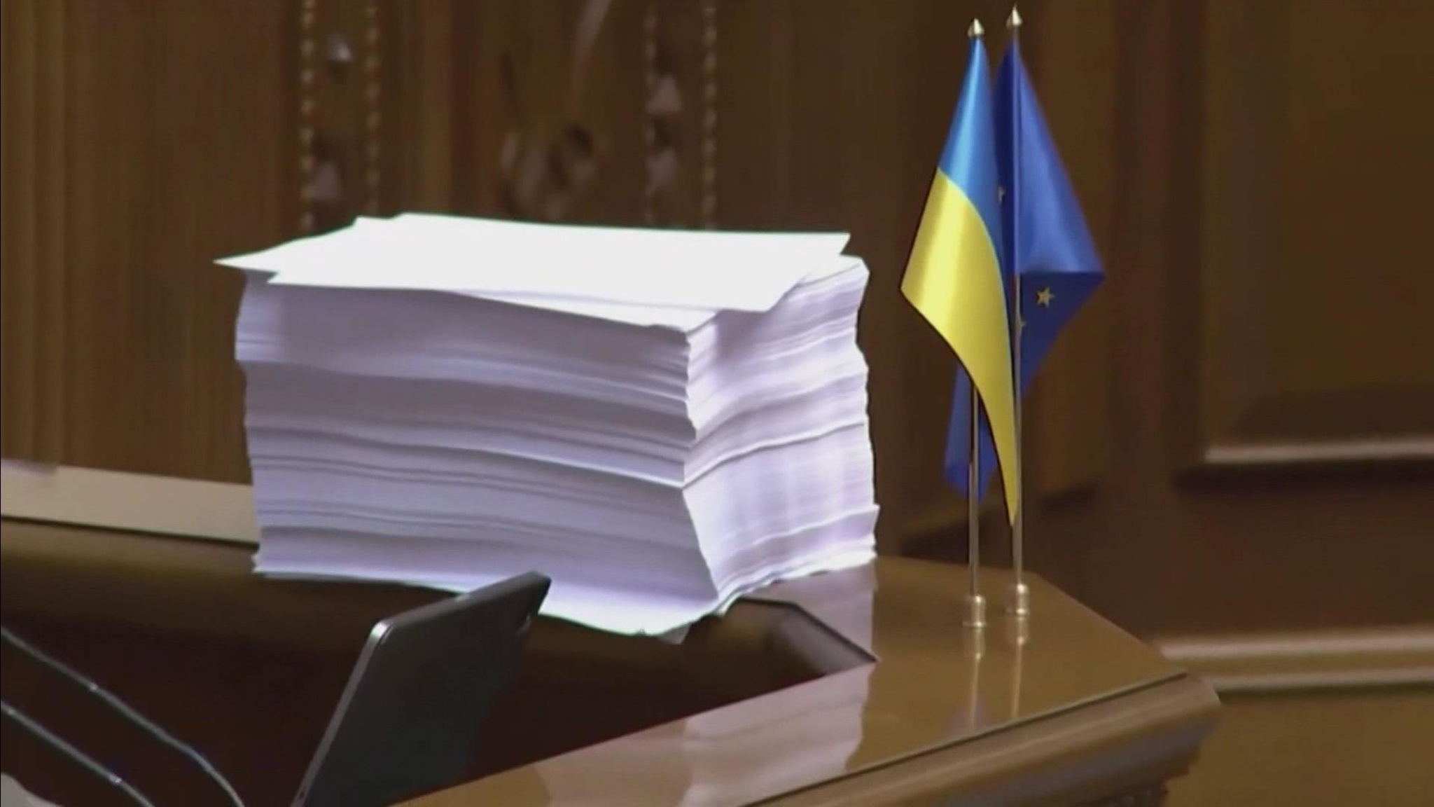 Зеленский продлил в стране всеобщую мобилизацию еще на 3 месяца