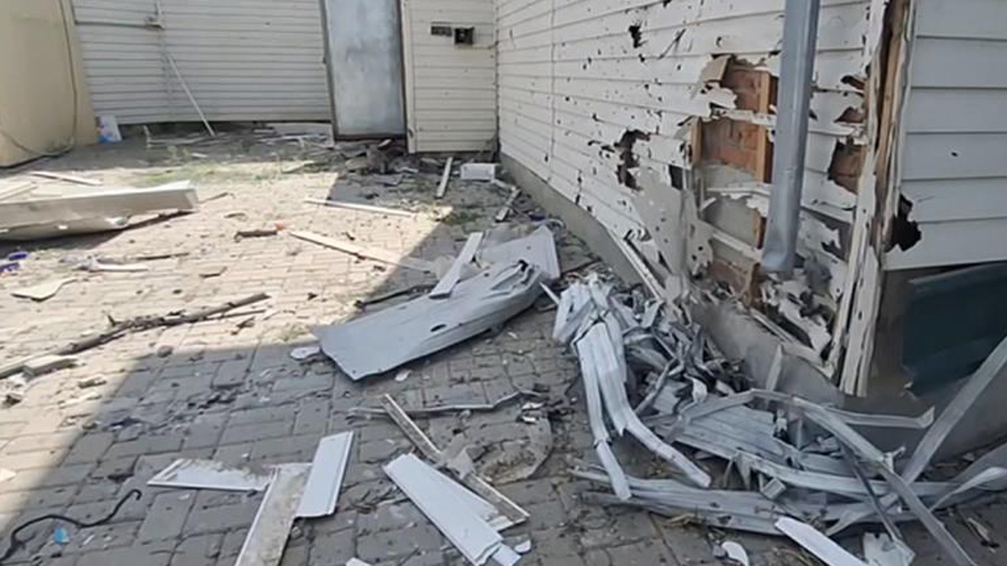 В результате обстрела жилых кварталов Шебекина погиб один человек