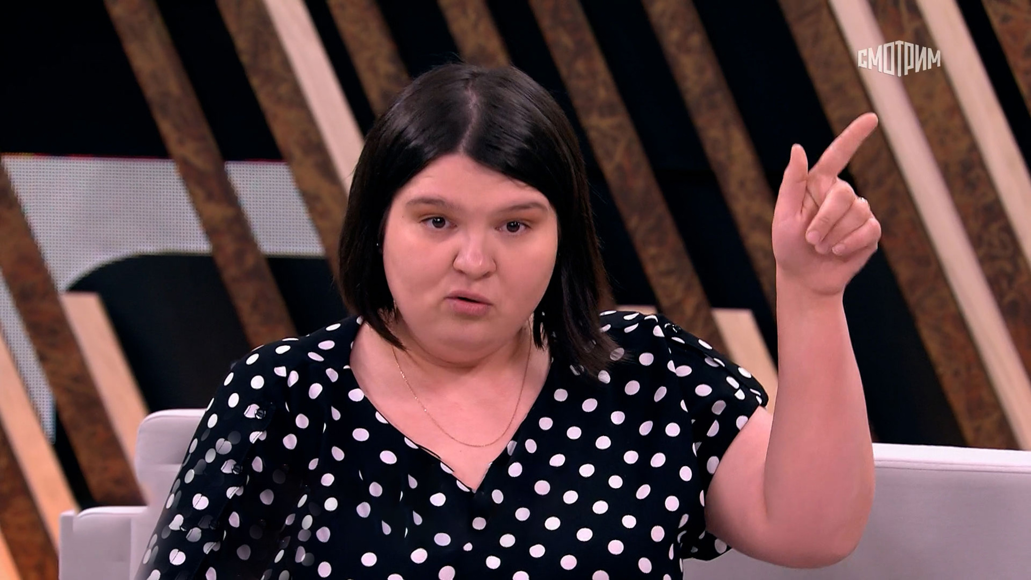 Мужчина покушался на жизни дочери и матери, напав на них с топором