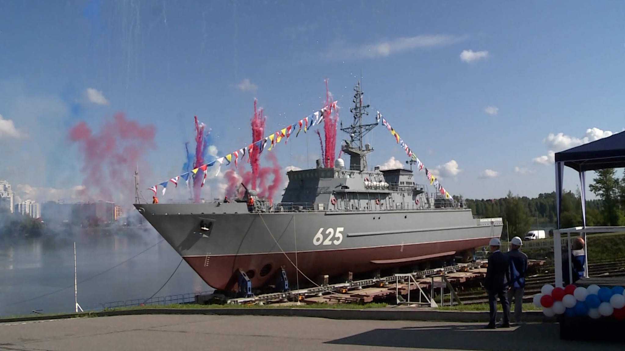 В Петербурге на воду спустили тральщик "Афанасий Иванников"