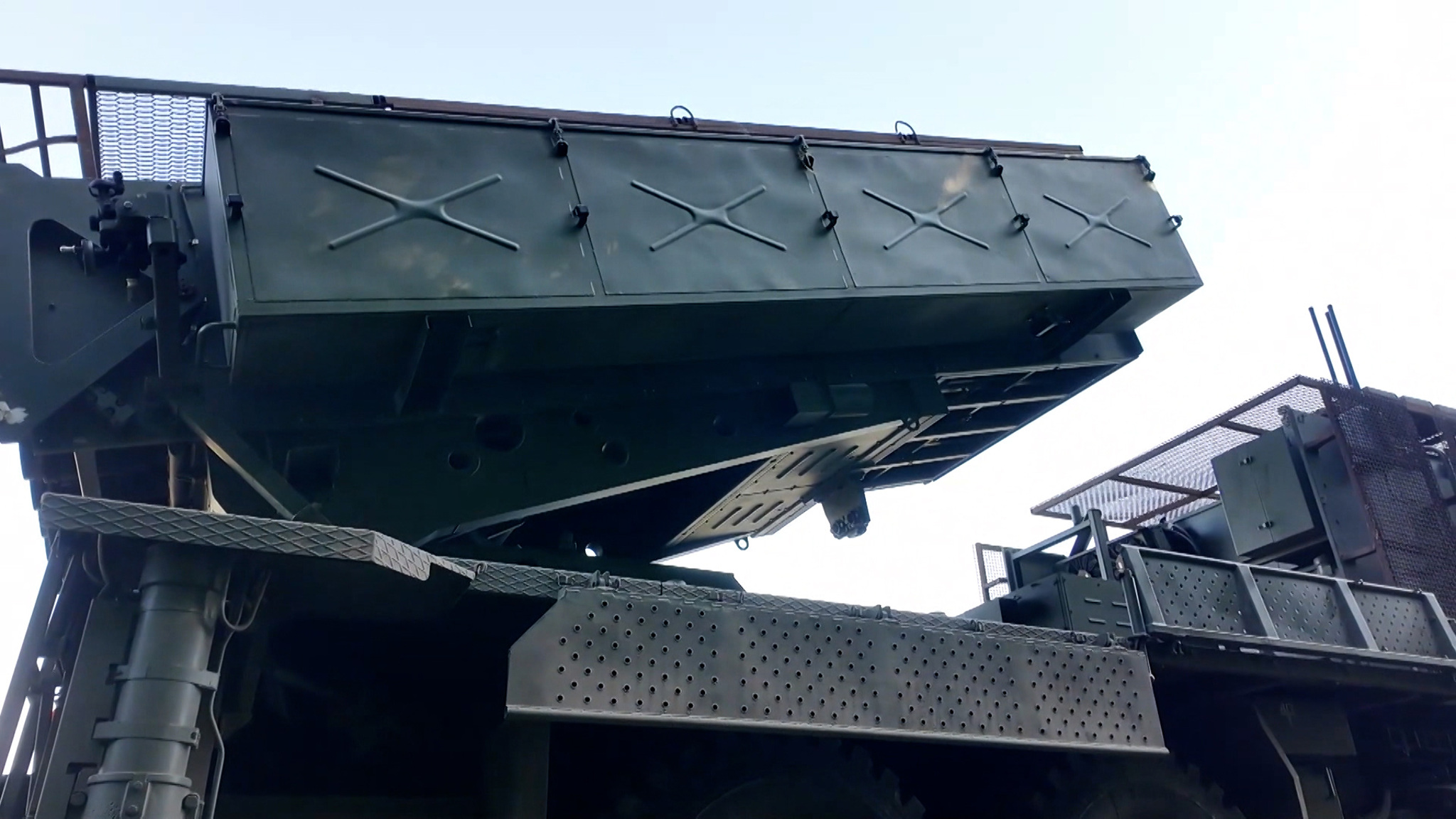 Первое интервью Поддубного и "ТОС-2" на фронте: смотрите в итоговом выпуске "Вестей"