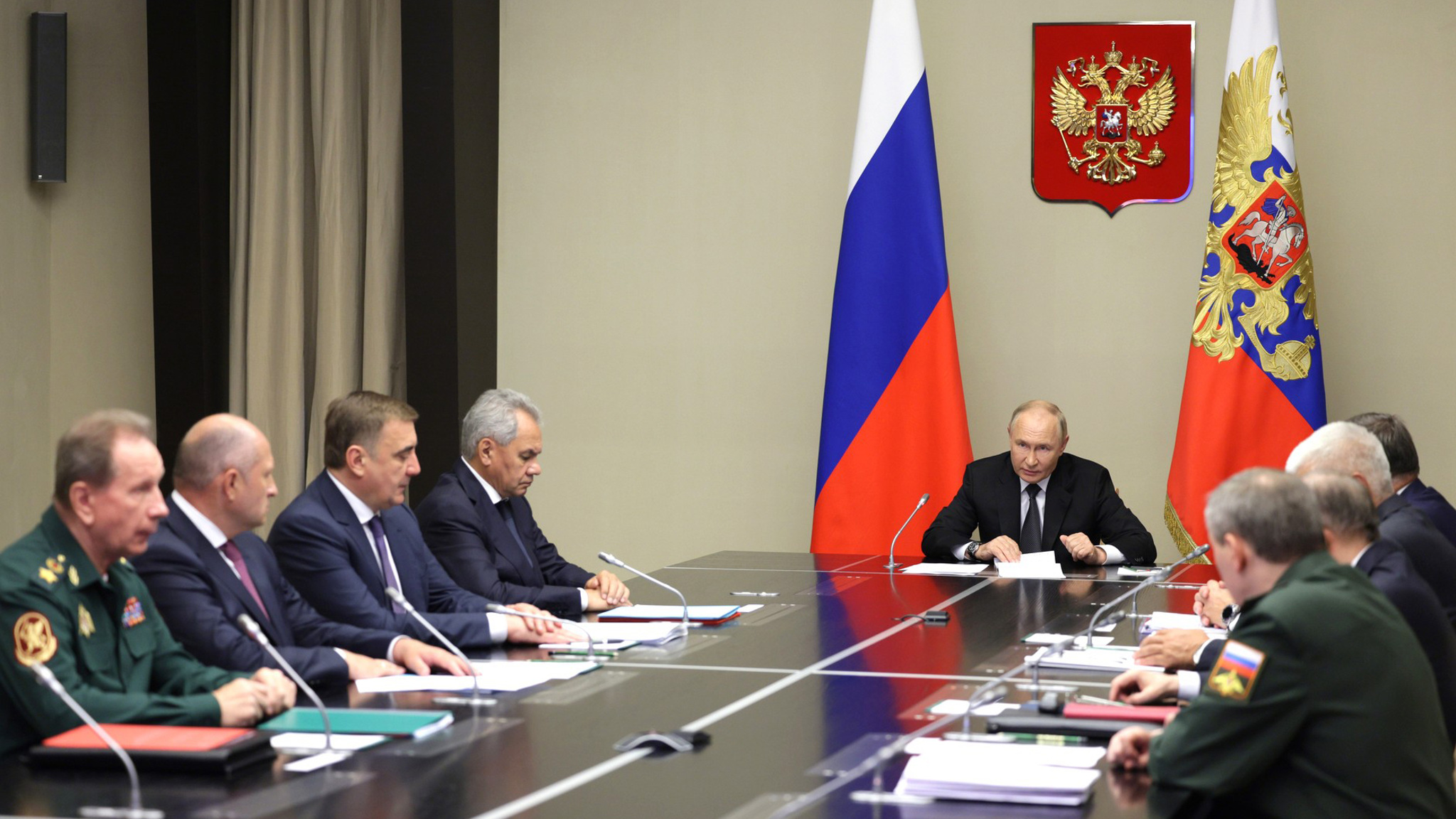 Вступительную речь для оперативного совещания Путин писал сам от руки