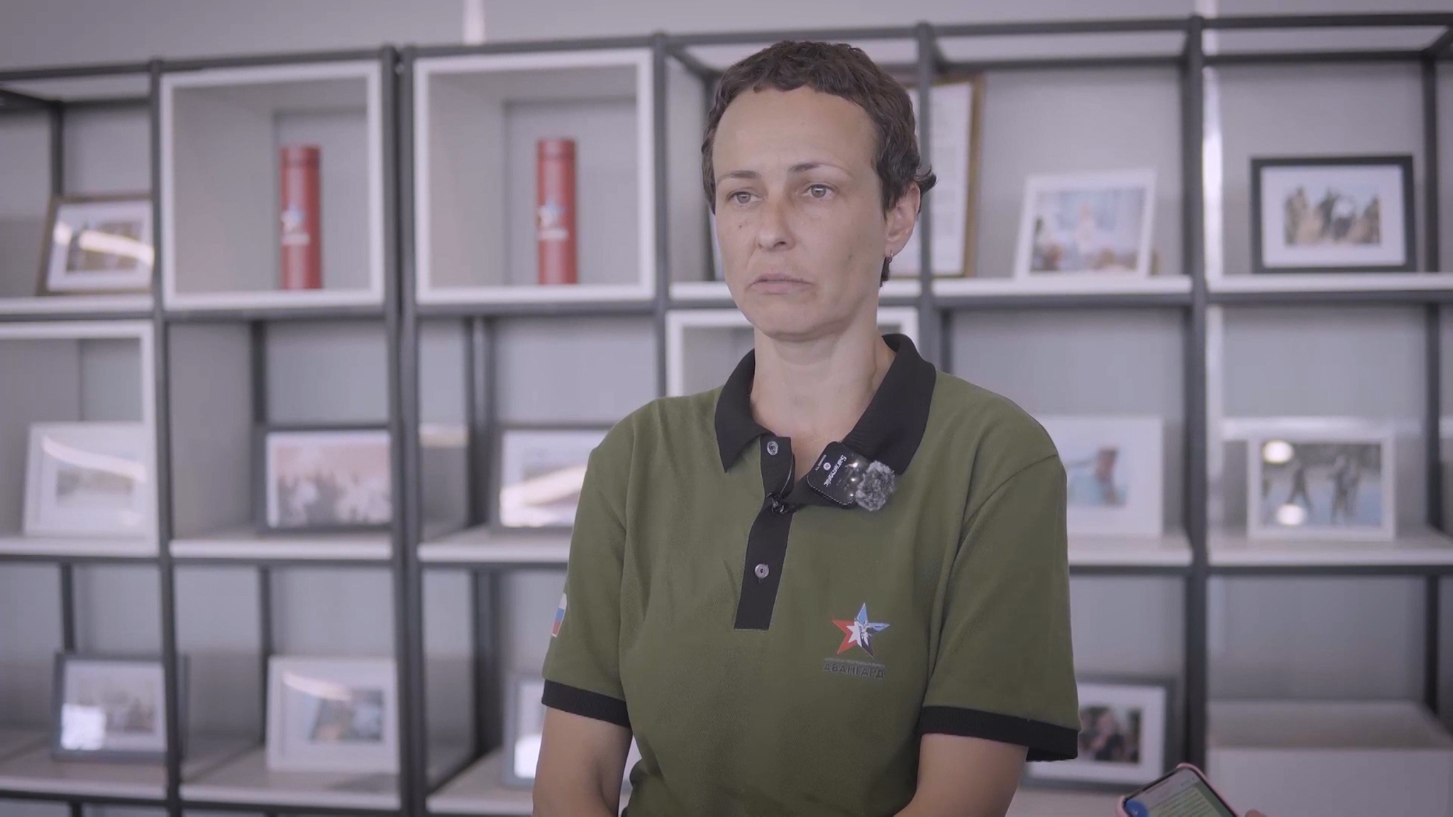 Юлия Чичерина презентовала песню про Сталинград для воспитанников лагеря "Авангард"