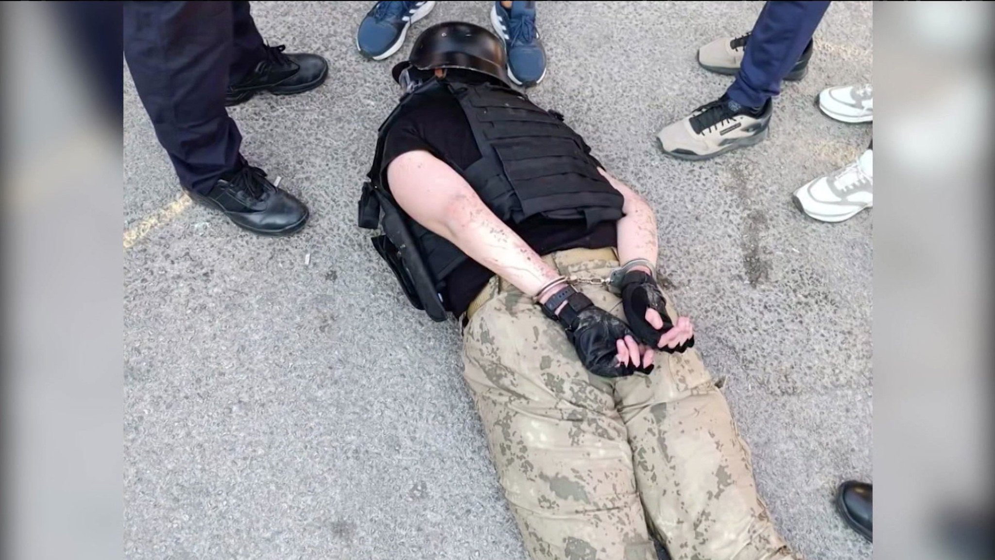 В Турции 18-летний юноша устроил кровожадную охоту во дворе мечети
