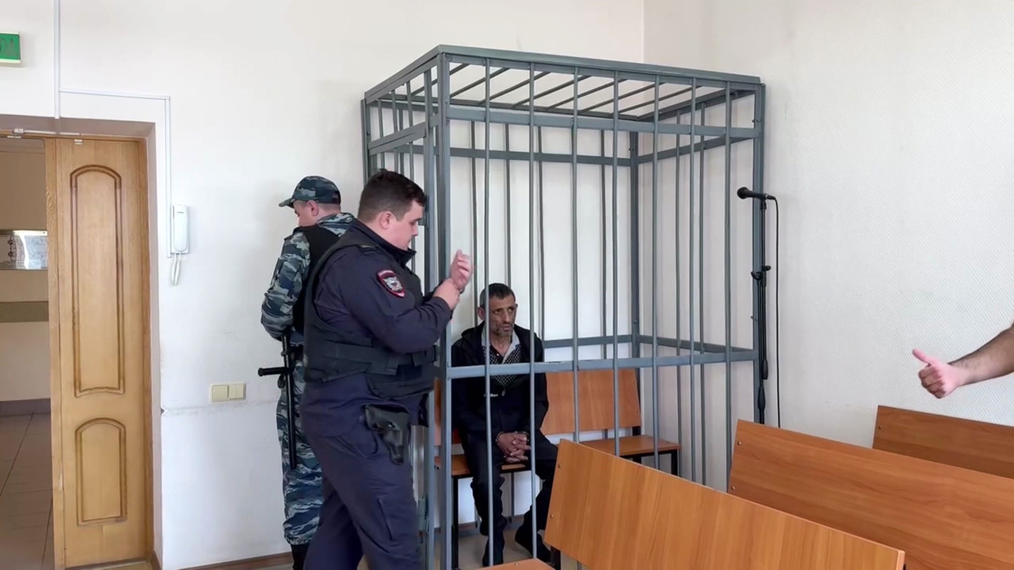 В Подмосковье лихач сбил маму с ребенком у поликлиники и попал в изолятор
