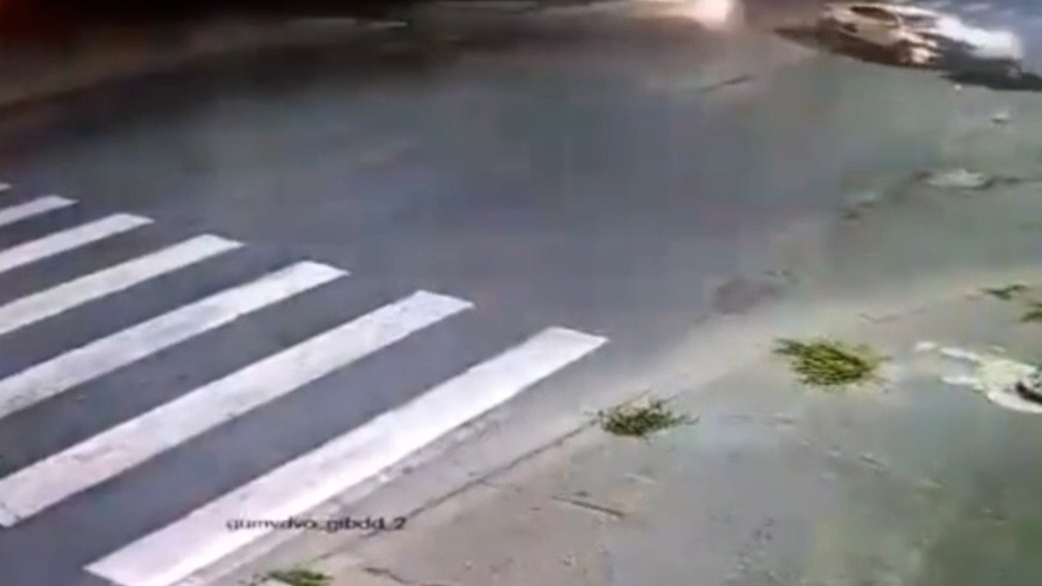 Водитель иномарки насмерть сбил мотоциклиста в Волгограде