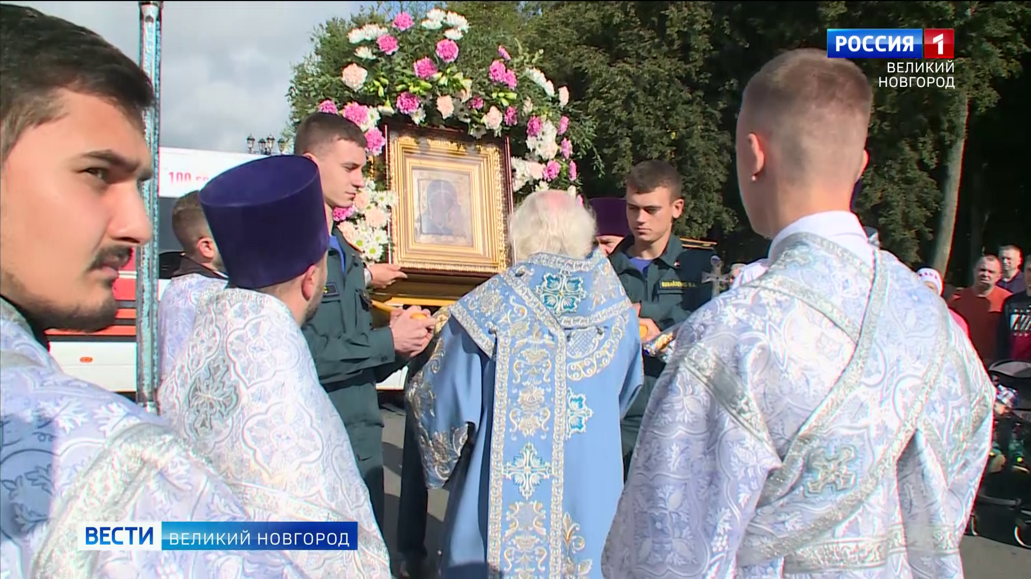 Чудотворная икона Божией Матери XVI века "Казанская" прибыла в Великий Новгород