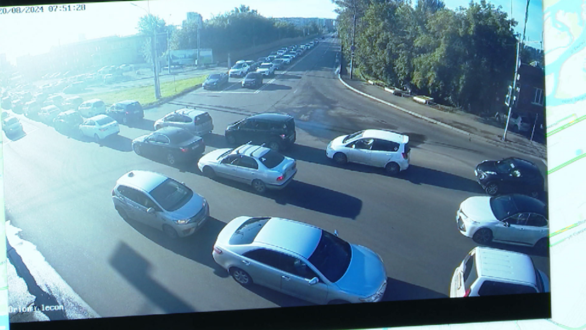 Троллейбусы и автобусы в центре Красноярска, уже 10 дней двигаются по новой схеме
