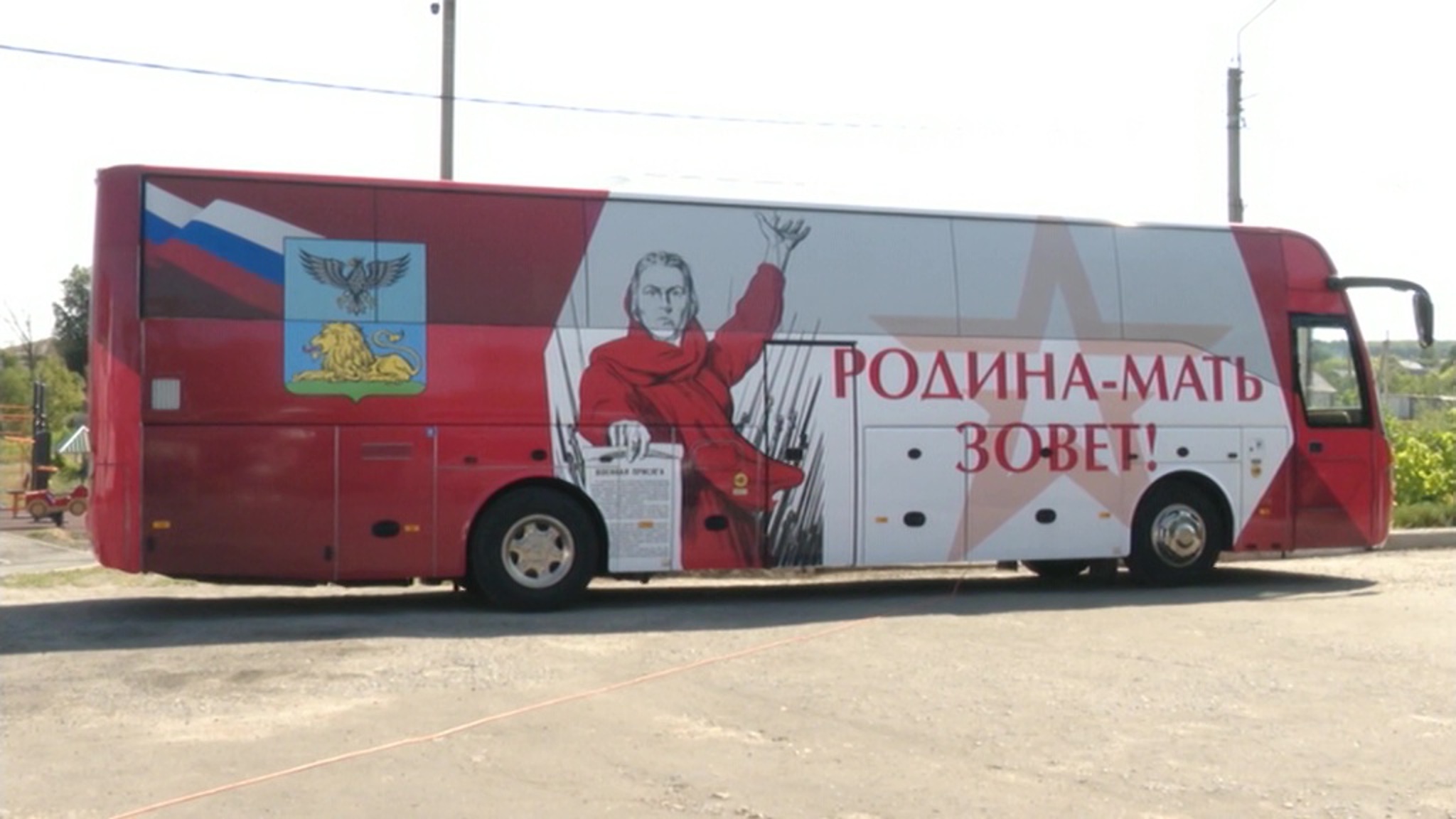 Три автомобиля и комбайн атакованы ВСУ в Белгородской области за утро