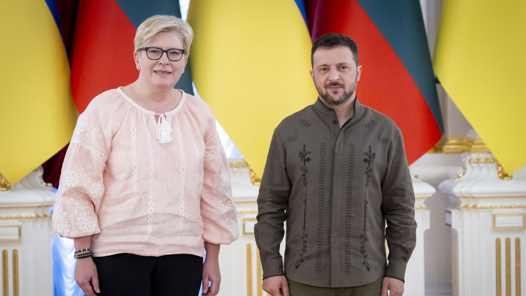 Актер Зеленский поздравил Украину художественным фильмом с собою в главной роли