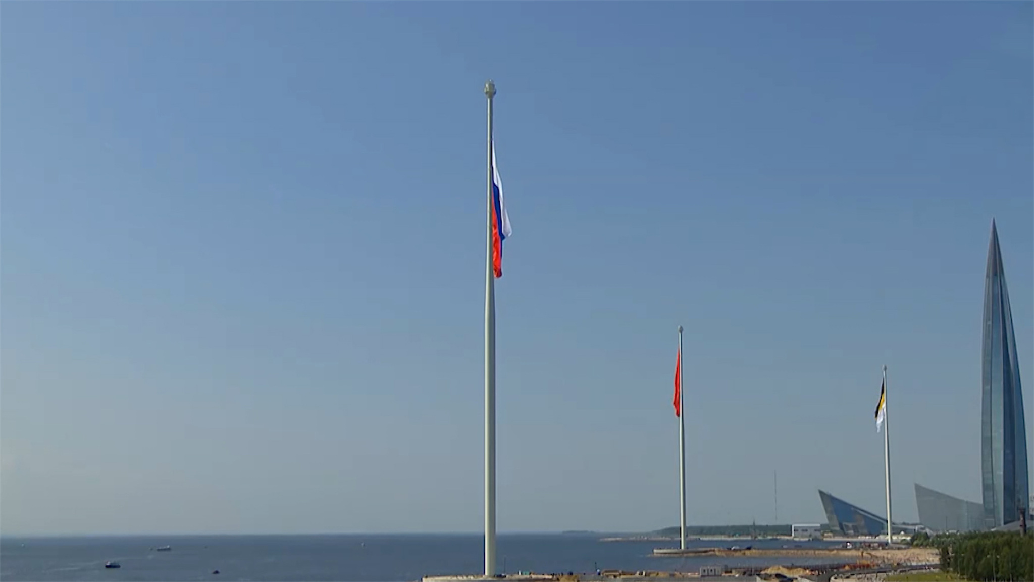 В Петербург отметили День государственного флага России