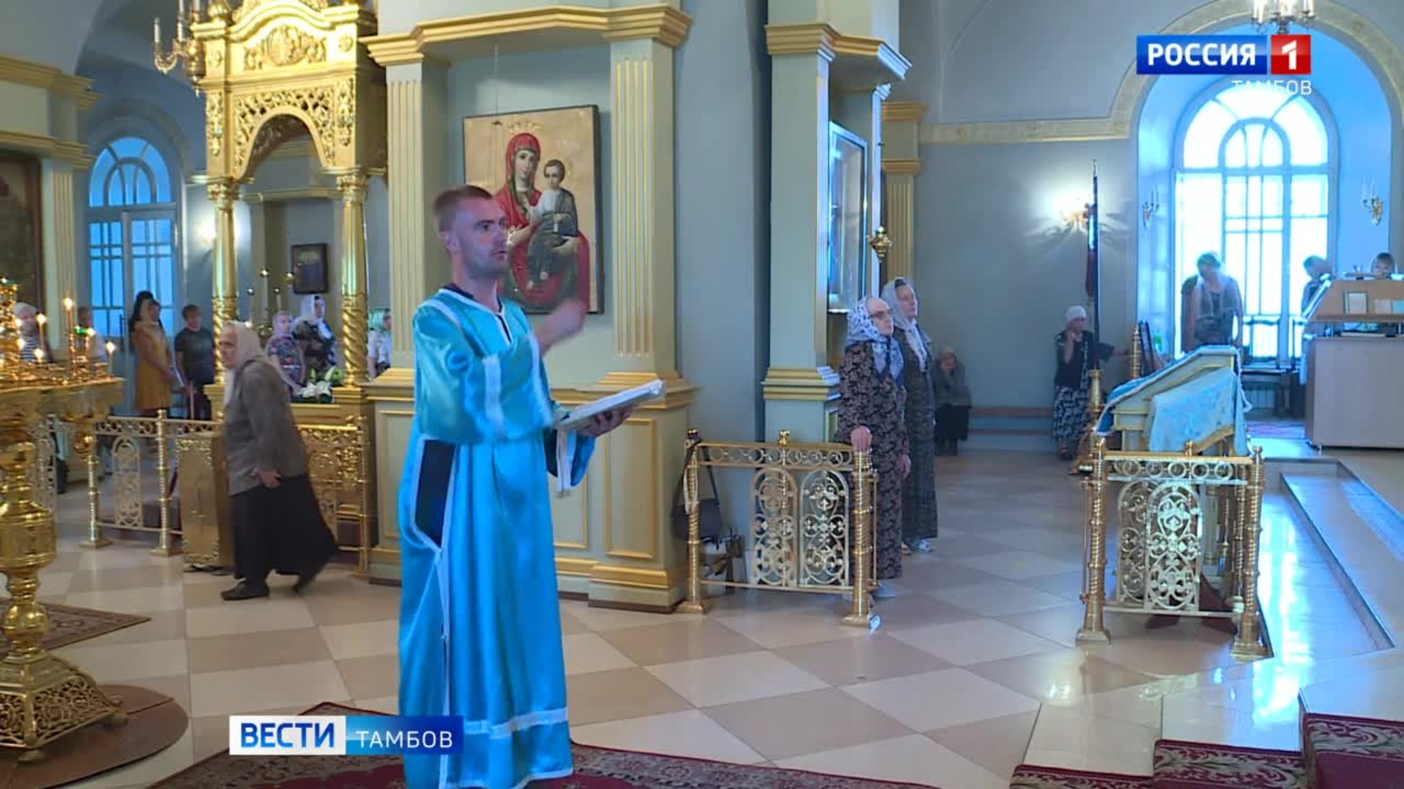 Православные верующие отмечают Ореховый Спас