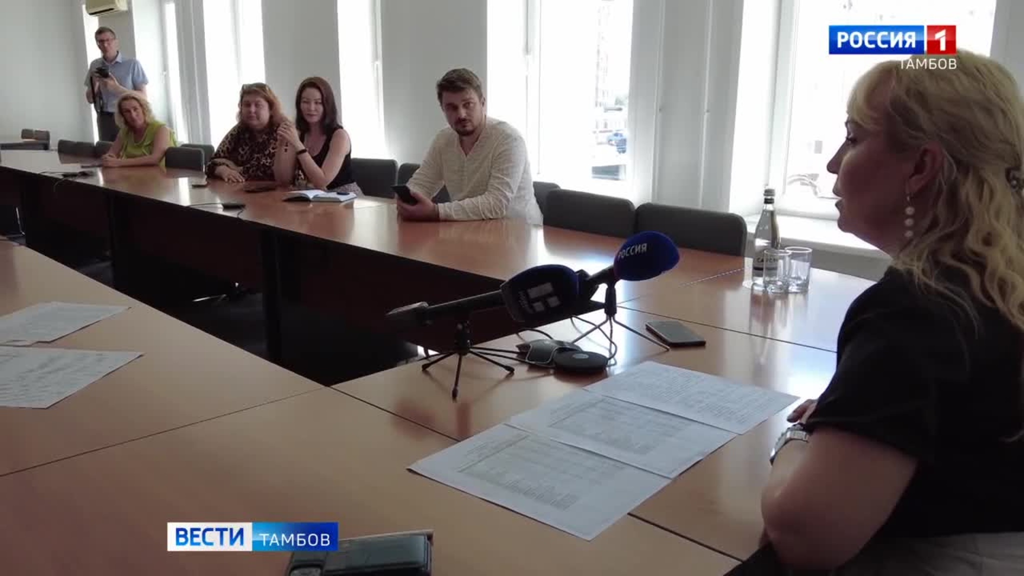 На брифинге в Правительстве регионе обсудили цены на базовый комплект первоклассника