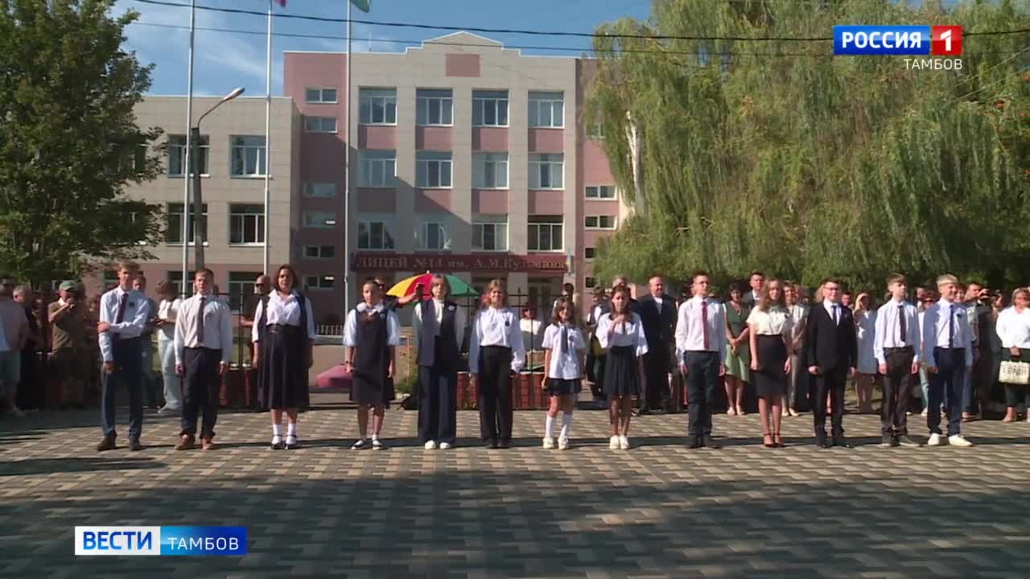 В этом году за парты впервые сели почти 9 тысяч первоклассников области