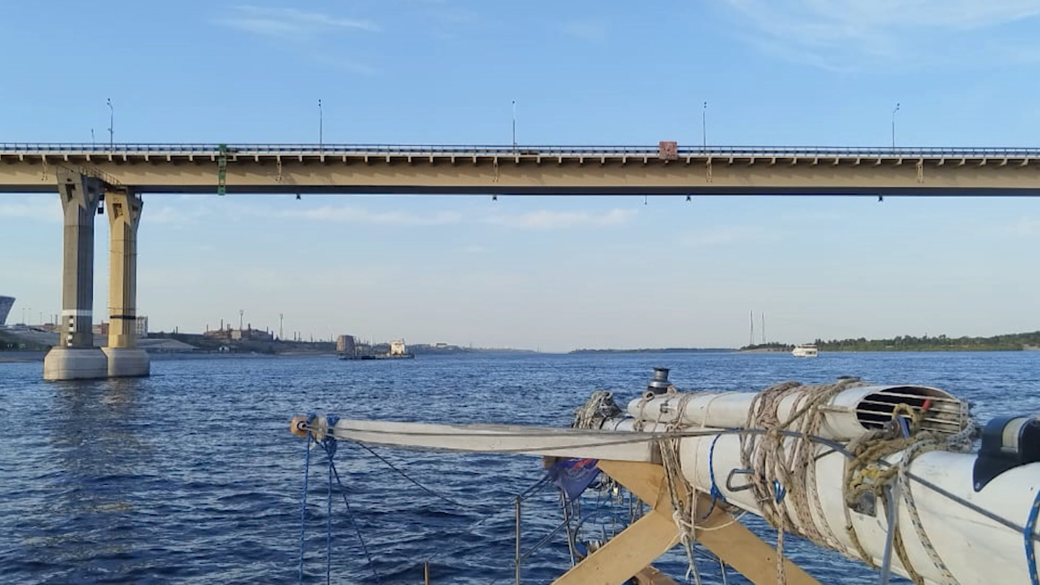 Участники экстремальной кругосветной экспедиции пришвартовались на волжских берегах