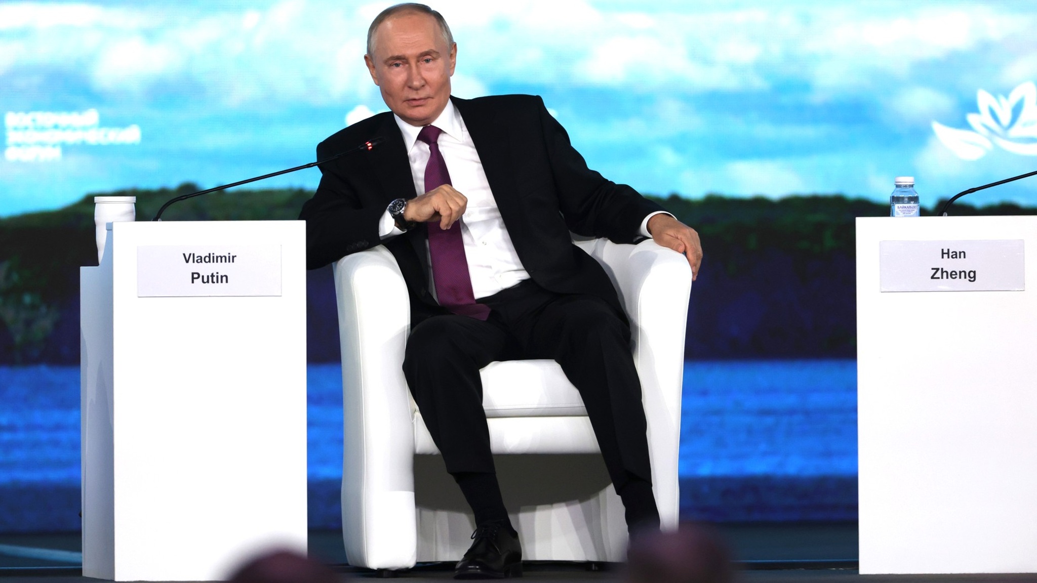 Путин выступил на пленарном заседании ВЭФ: важные заявления президента