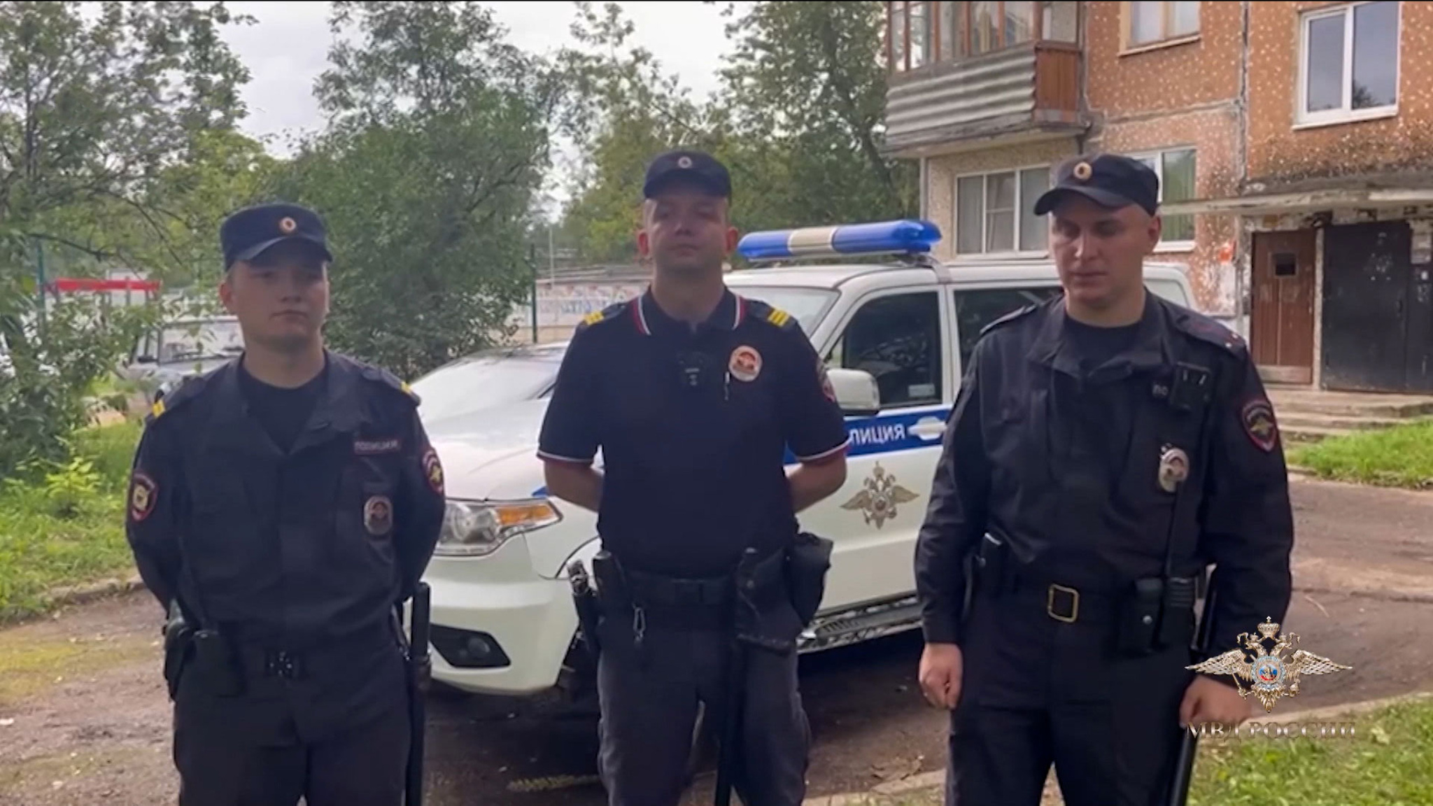 Сотрудники ППС в Пскове спасли 15 человек из пожара