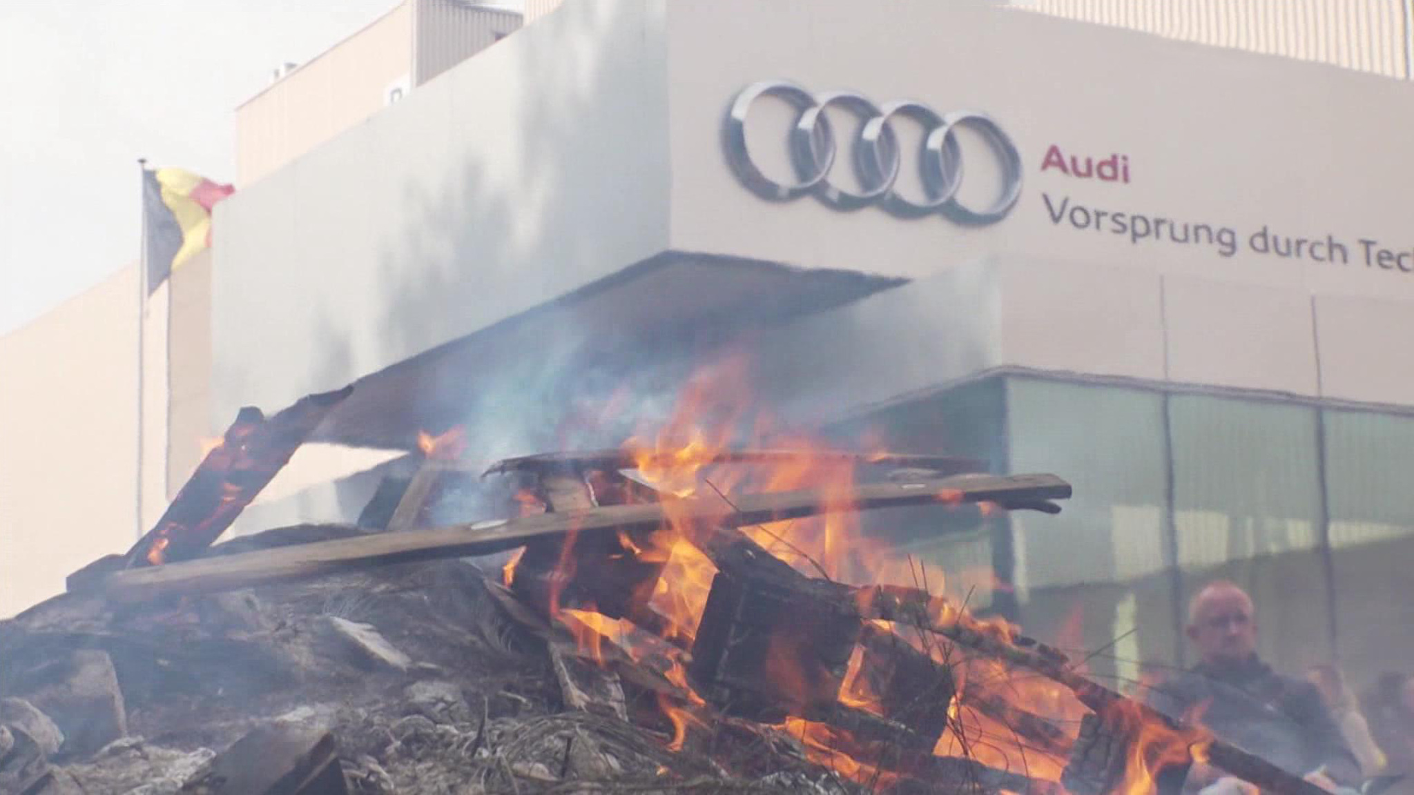 В Бельгии недовольные работники Audi "взяли в заложники" 200 машин
