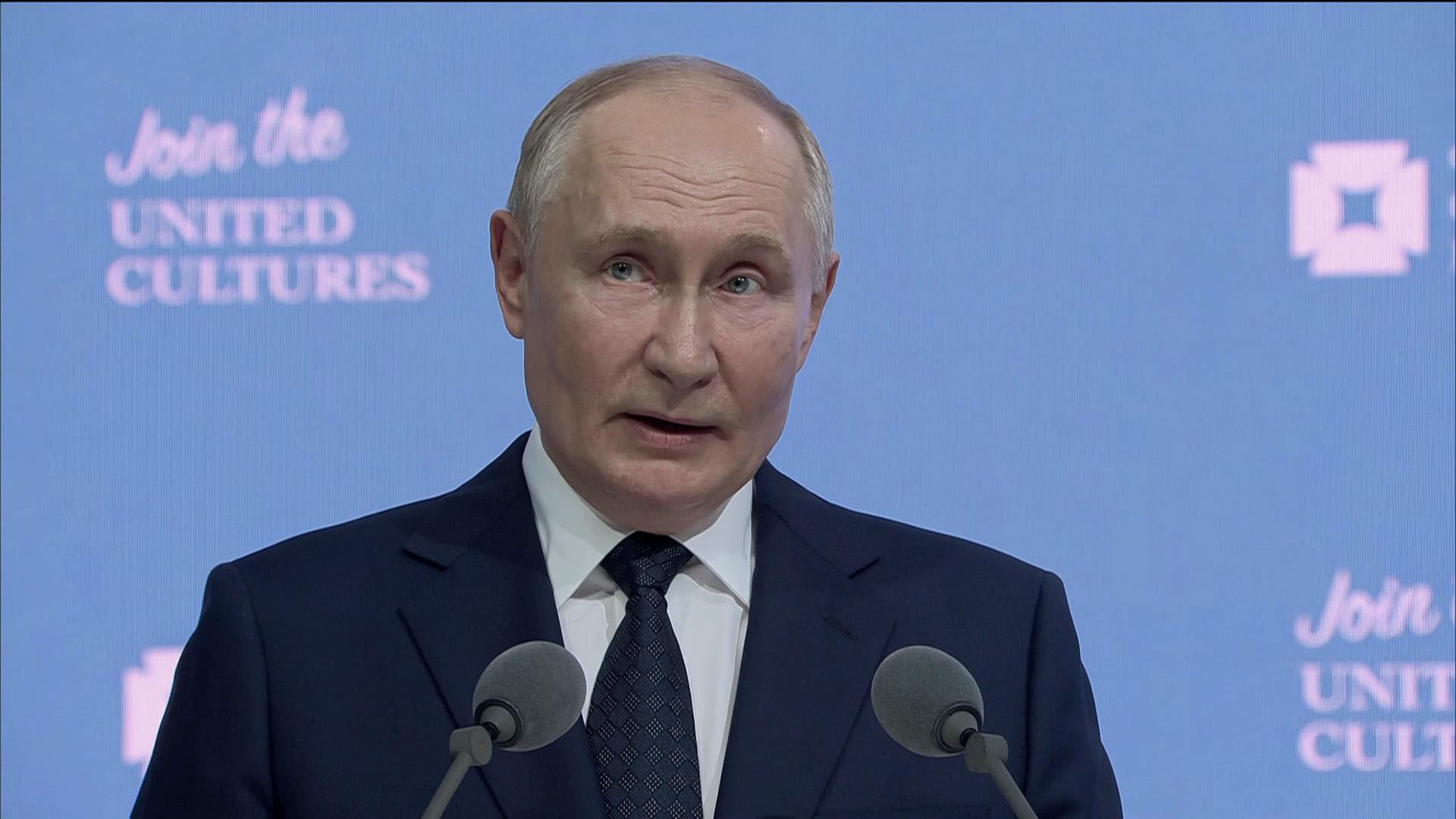 Владимир Путин принял участие в пленарном заседании X Форума объединённых культур