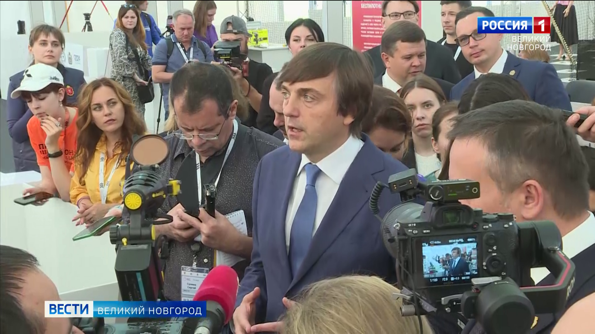 Министр просвещения Российской Федерации Сергей Кравцов побывал на соревновательных площадках ЧВТ