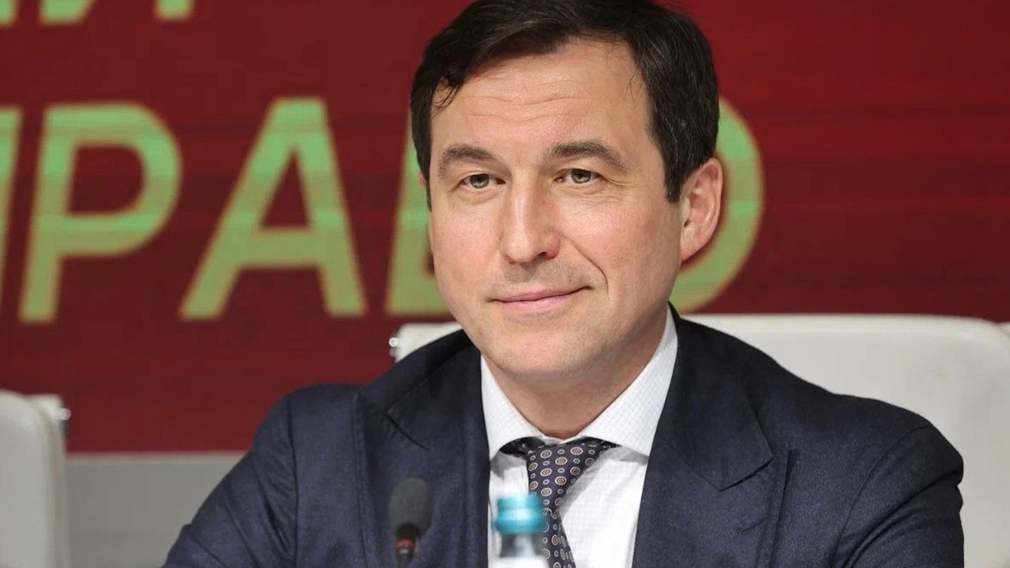 Гусев: около 1 млн таксистов работают нелегально
