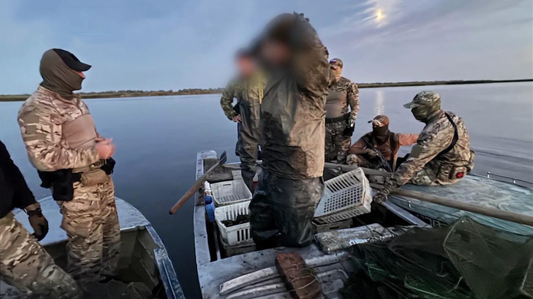 Операция "Путина": силовики начали охоту на рыбных браконьеров