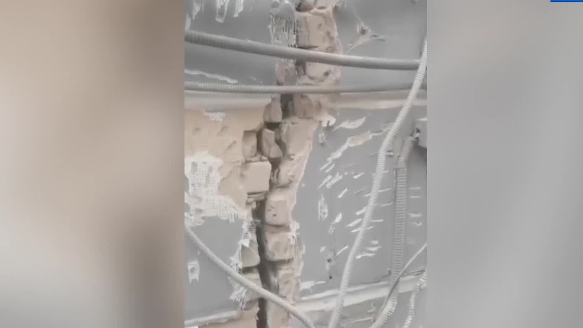 В Дегтярном переулке столицы рушится жилой дом