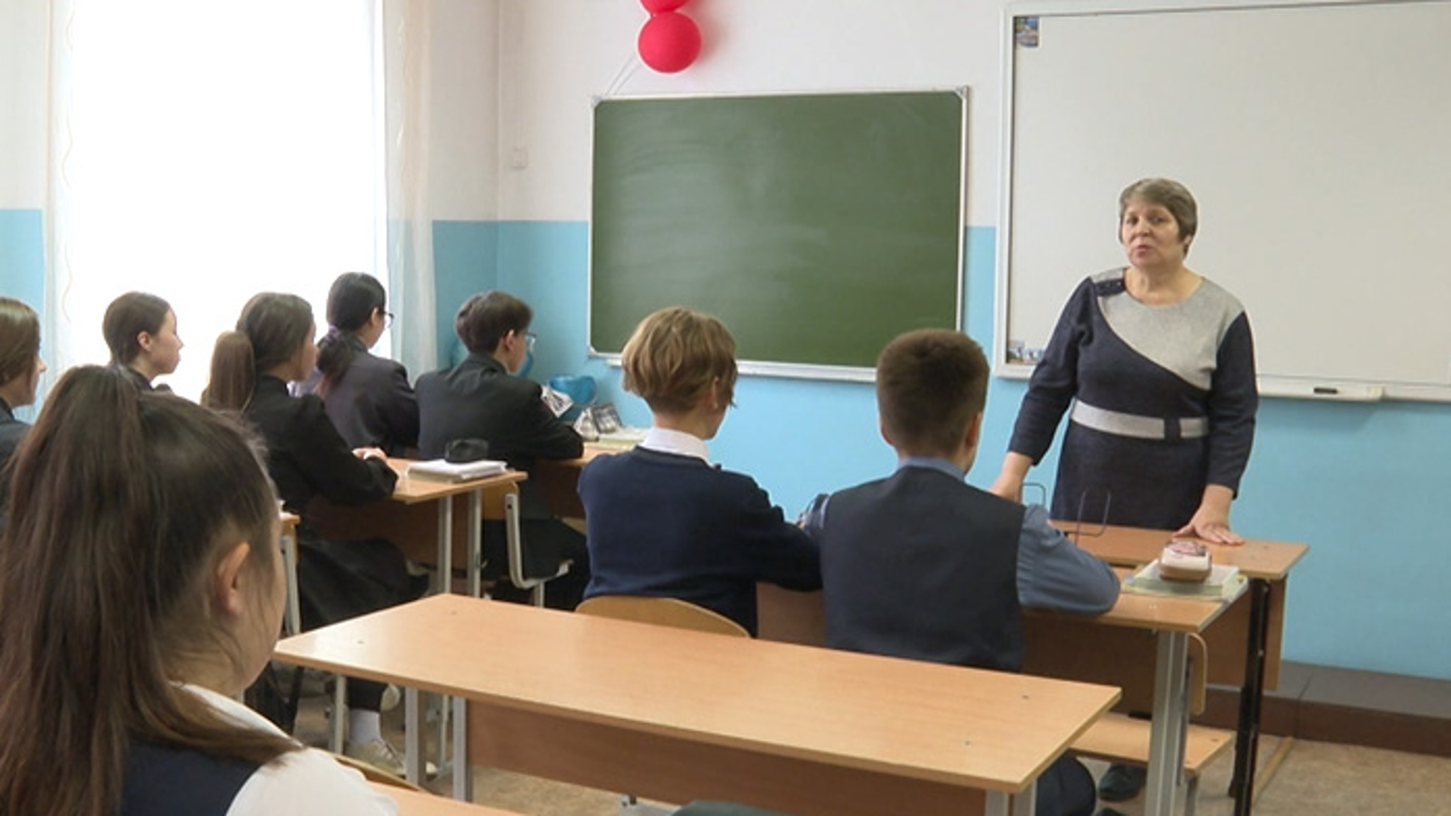 Педагогам Забайкалья выплатили по 1 млн рублей за подготовку стобалльников ЕГЭ