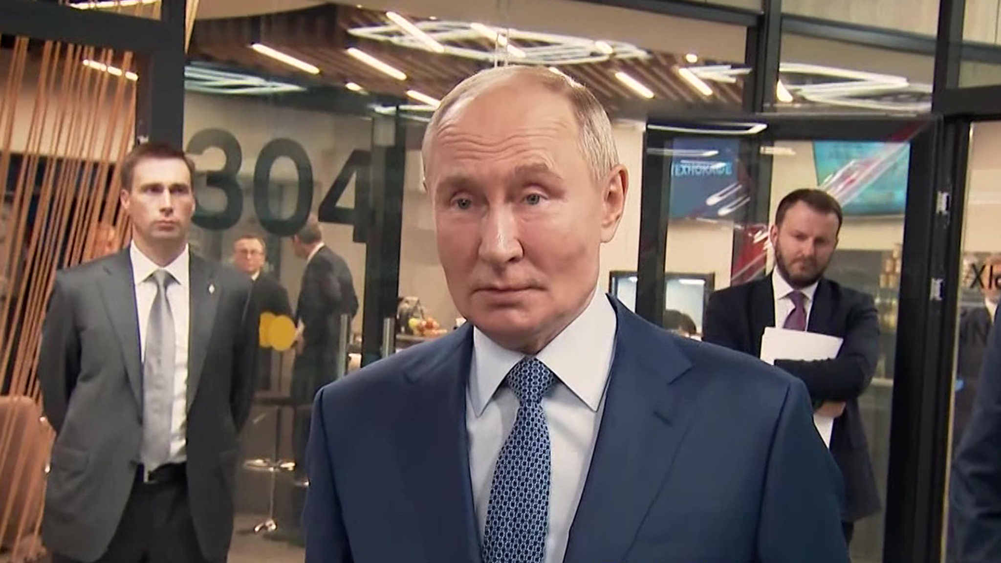 Путин и Собянин пообщались со студентами профтехучилищ