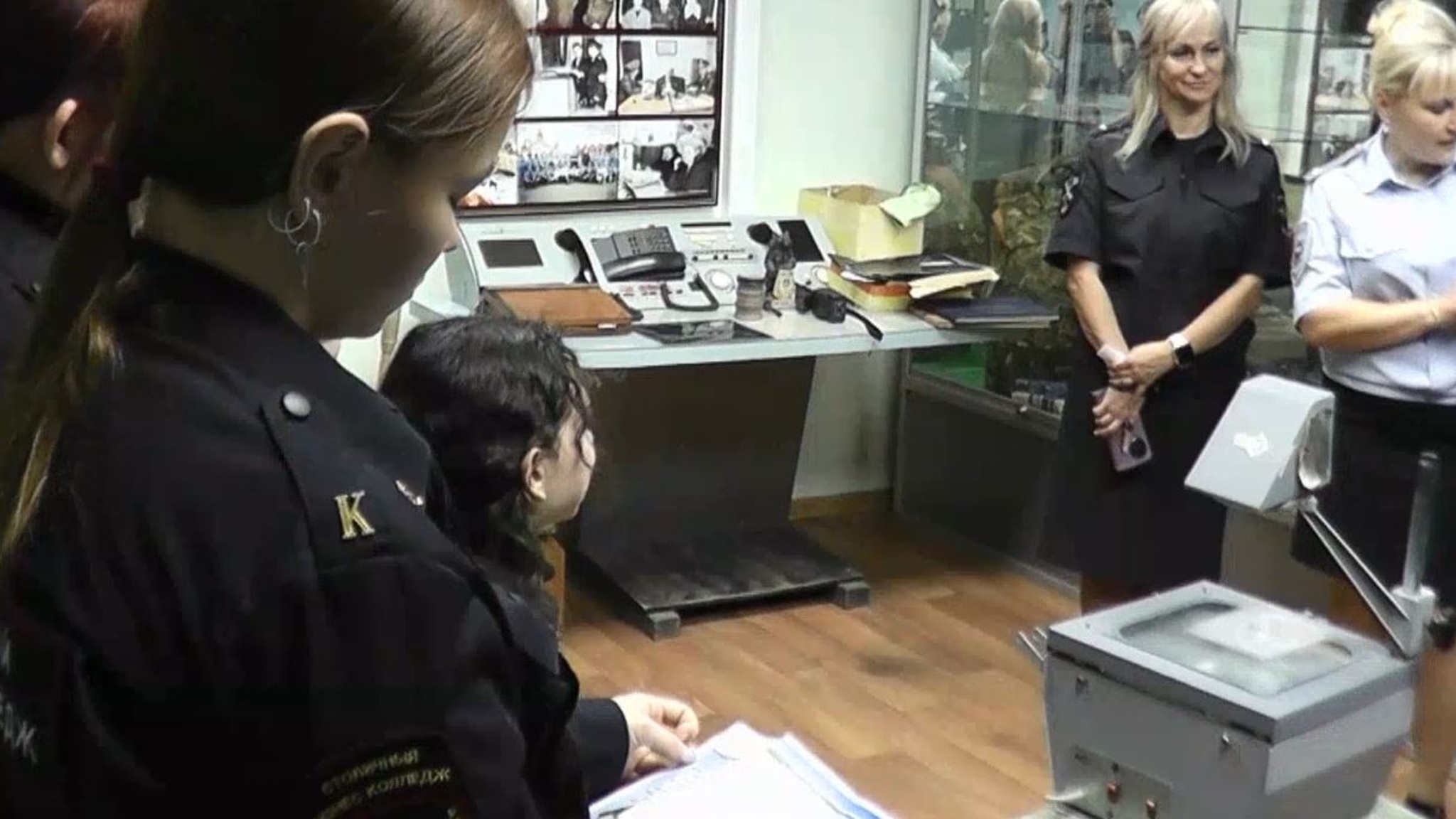 Для будущих правоохранителей провели экскурсию по отделу полиции Йошкар-Олы