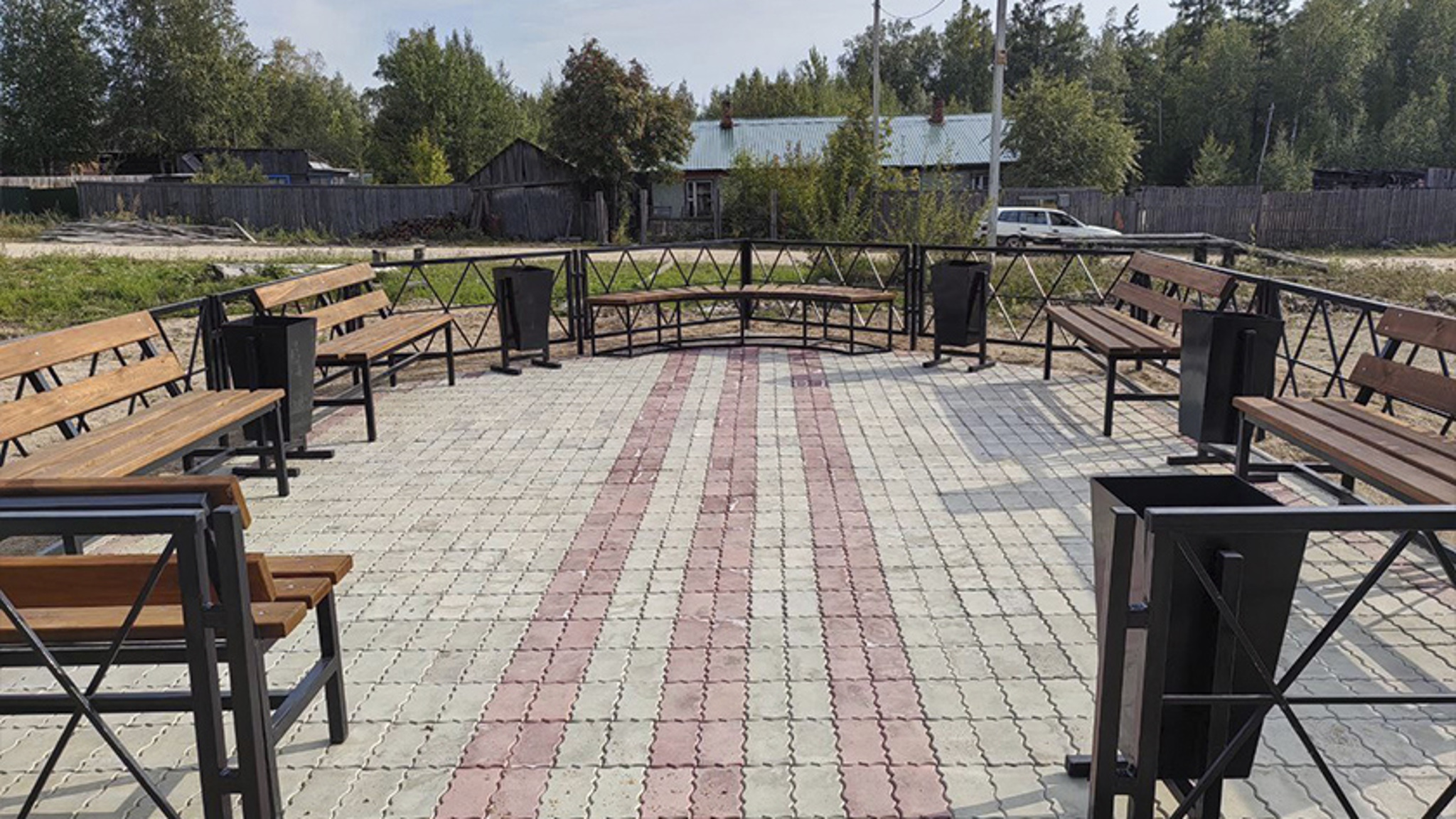 В зейском поселке появился памятник защитникам Отечества