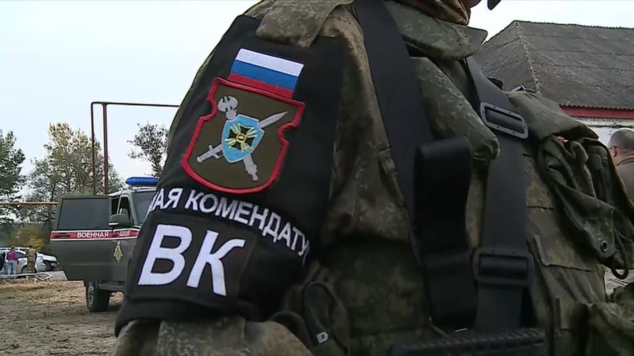 Военная полиция следит за правопорядком и доставляет гумпомощь в Курской области
